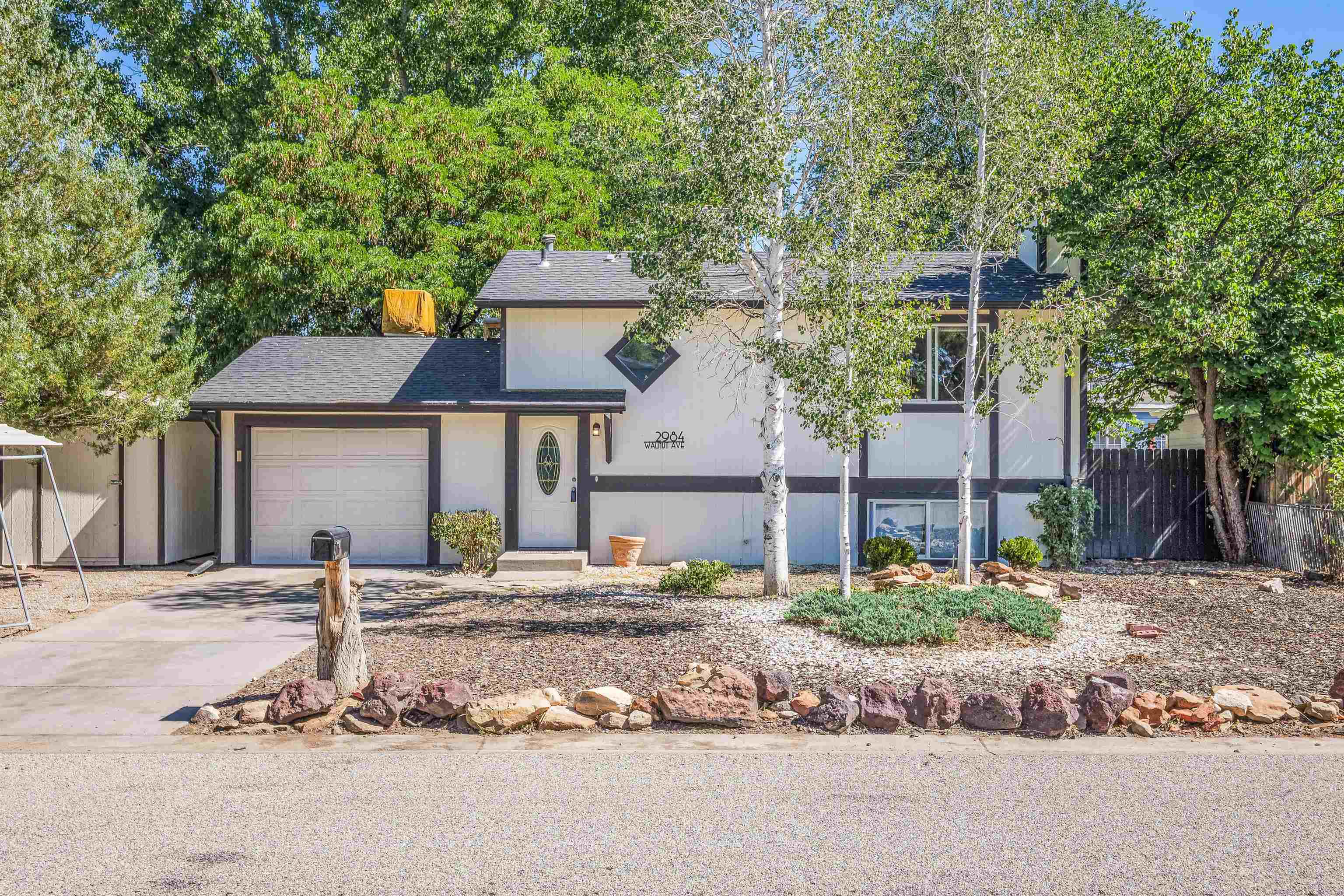 2984 Walnut Avenue