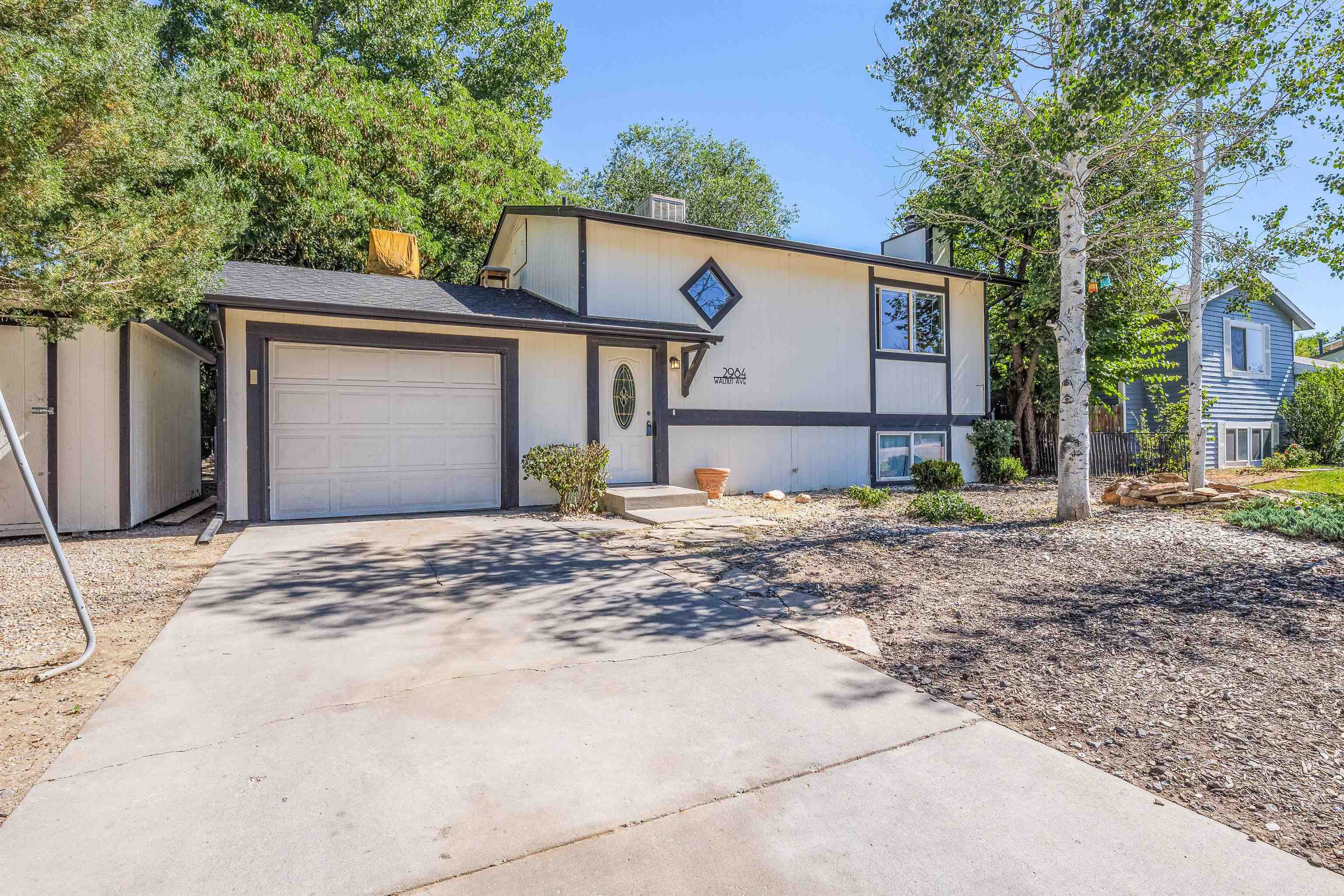 2984 Walnut Avenue Property Photo 2