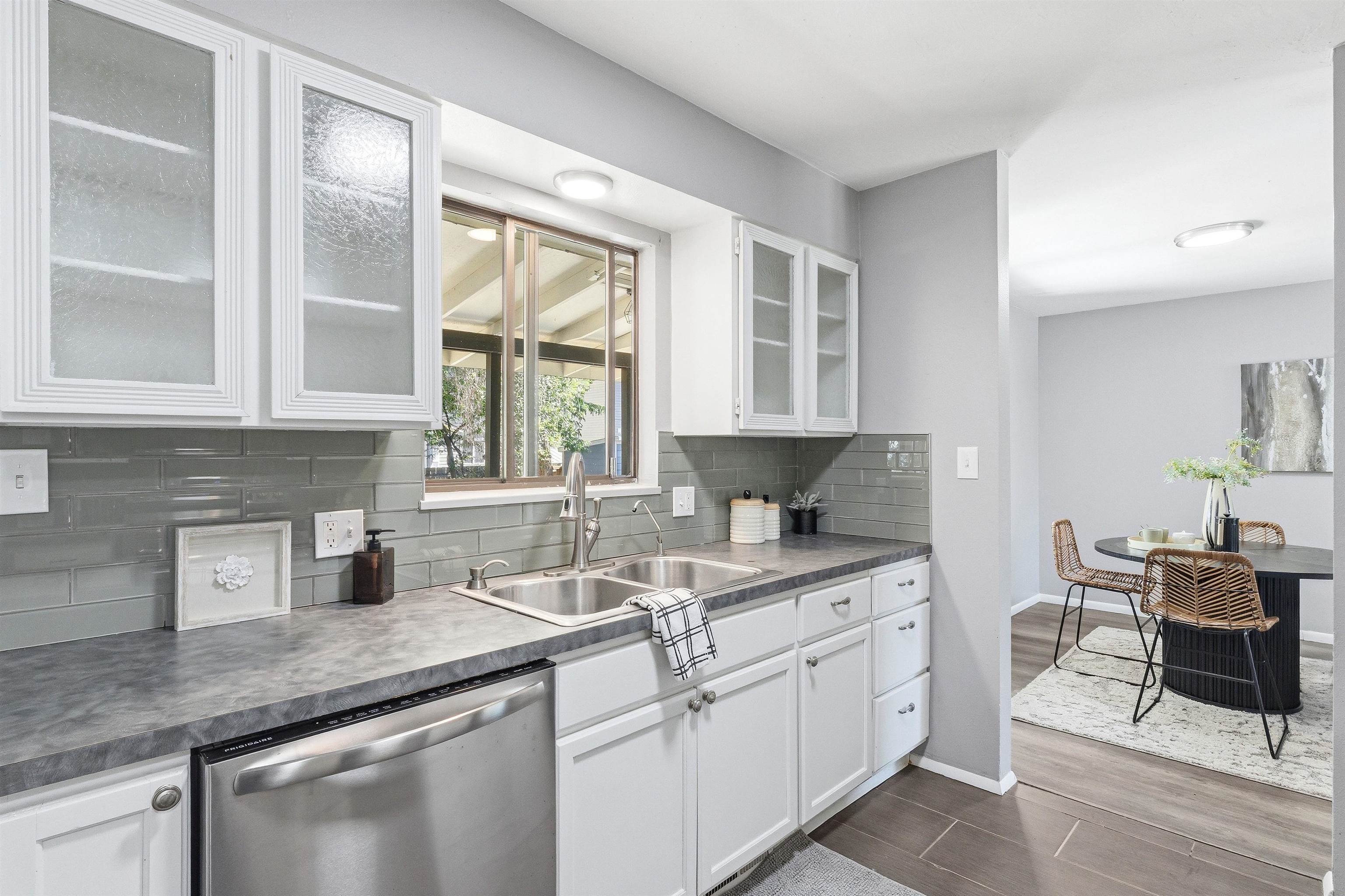 2984 Walnut Avenue Property Photo 11