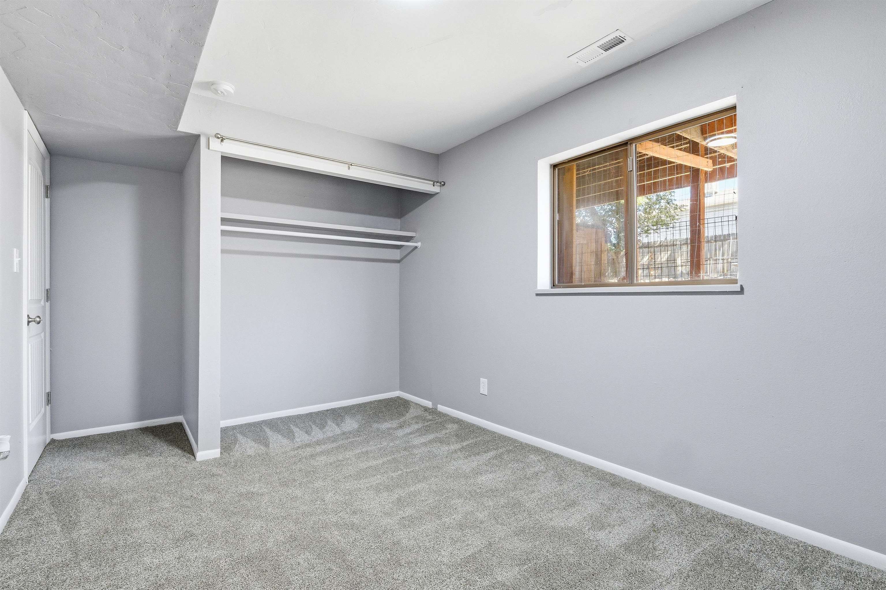 2984 Walnut Avenue Property Photo 19