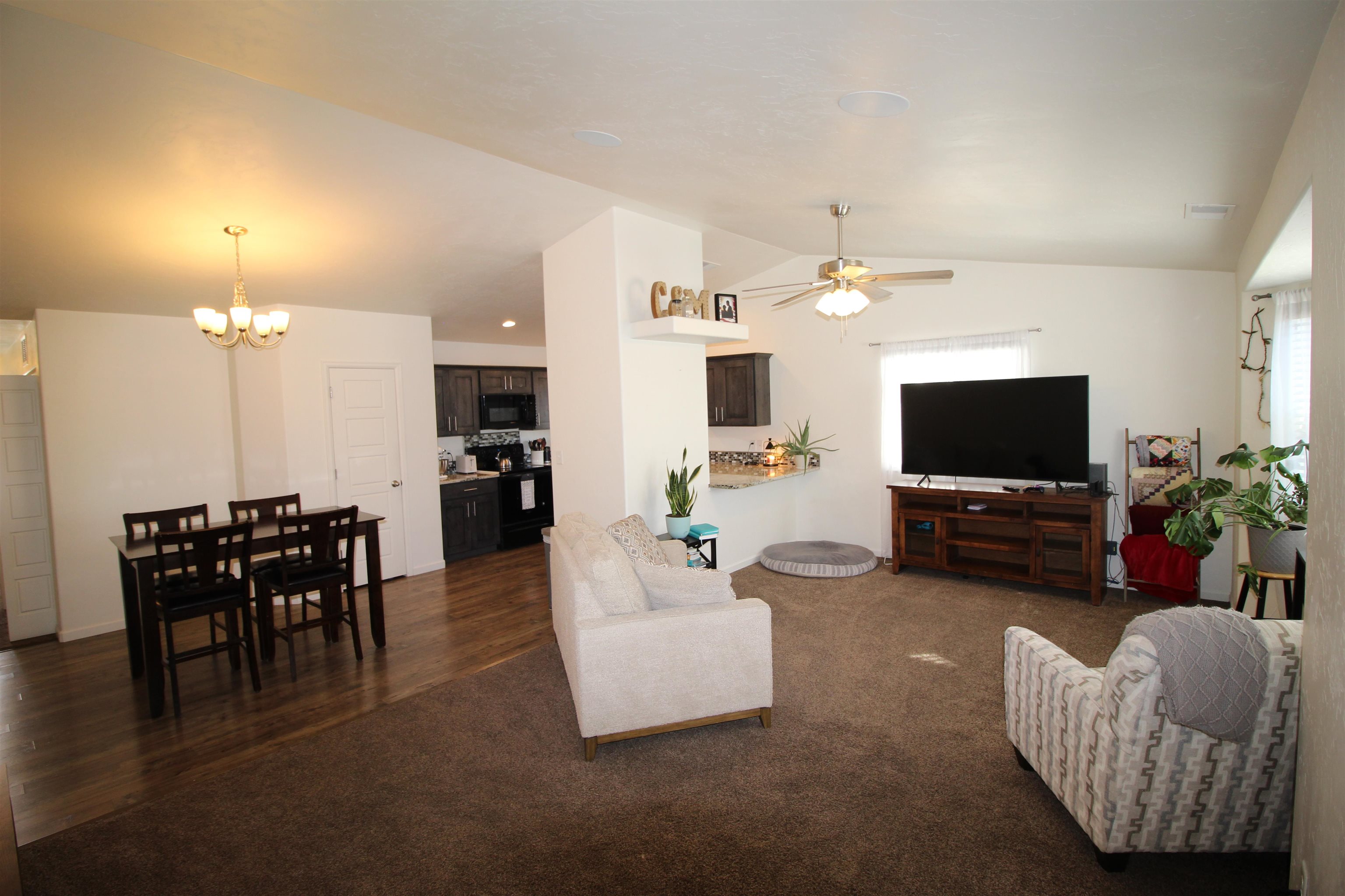 3144 D 3/4 Road Property Photo 4
