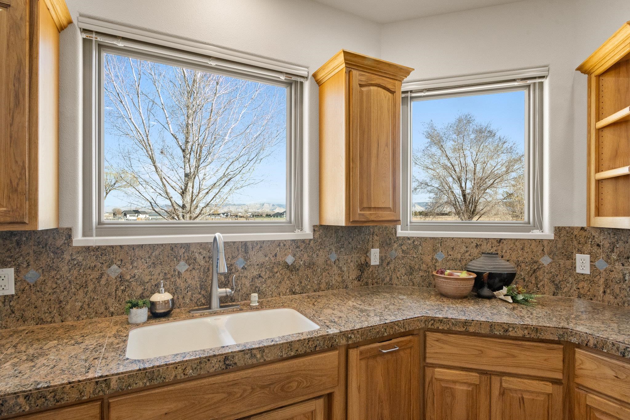 2107 I 1/2 Road Property Photo 12