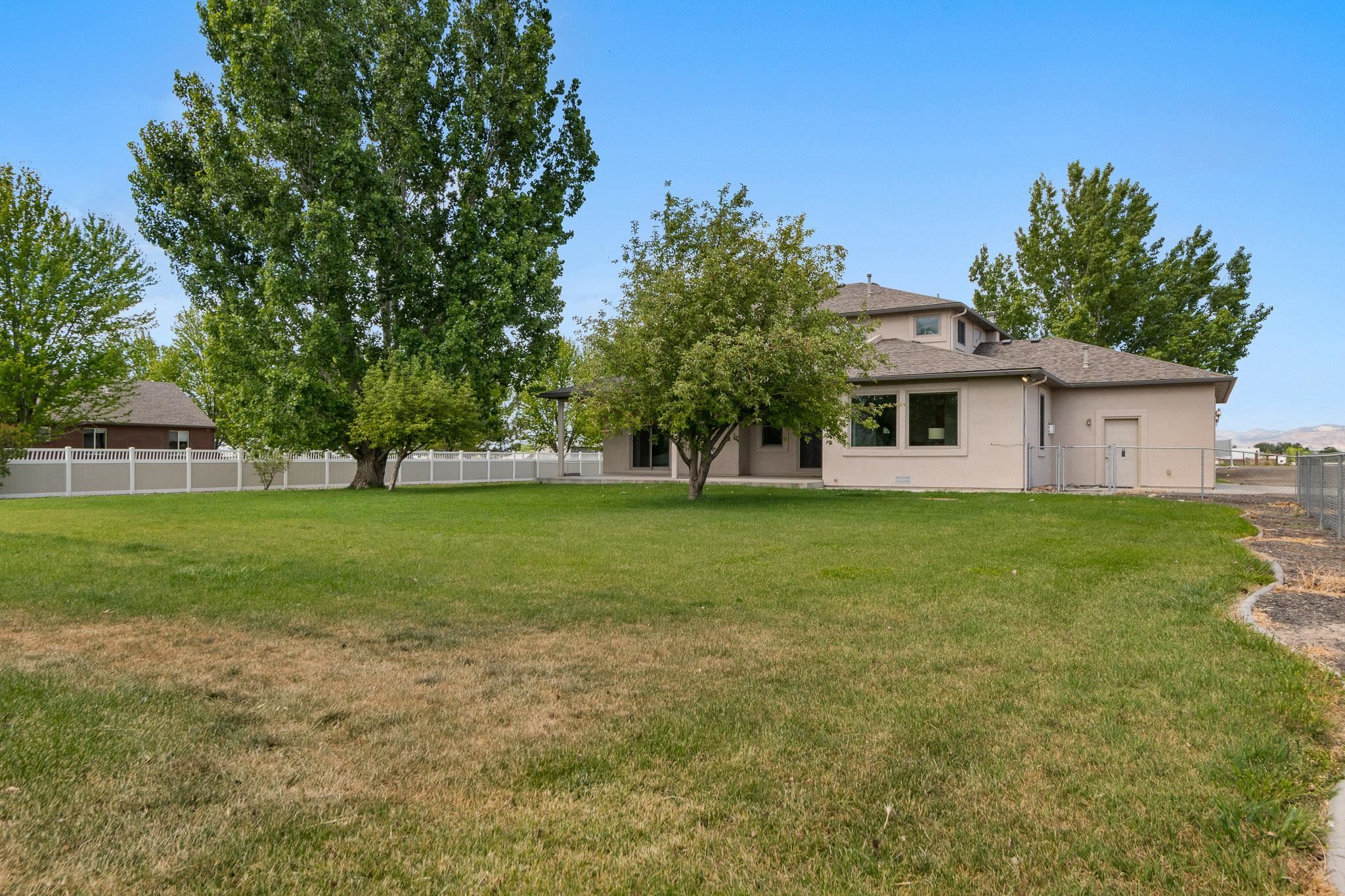2107 I 1/2 Road Property Photo 36