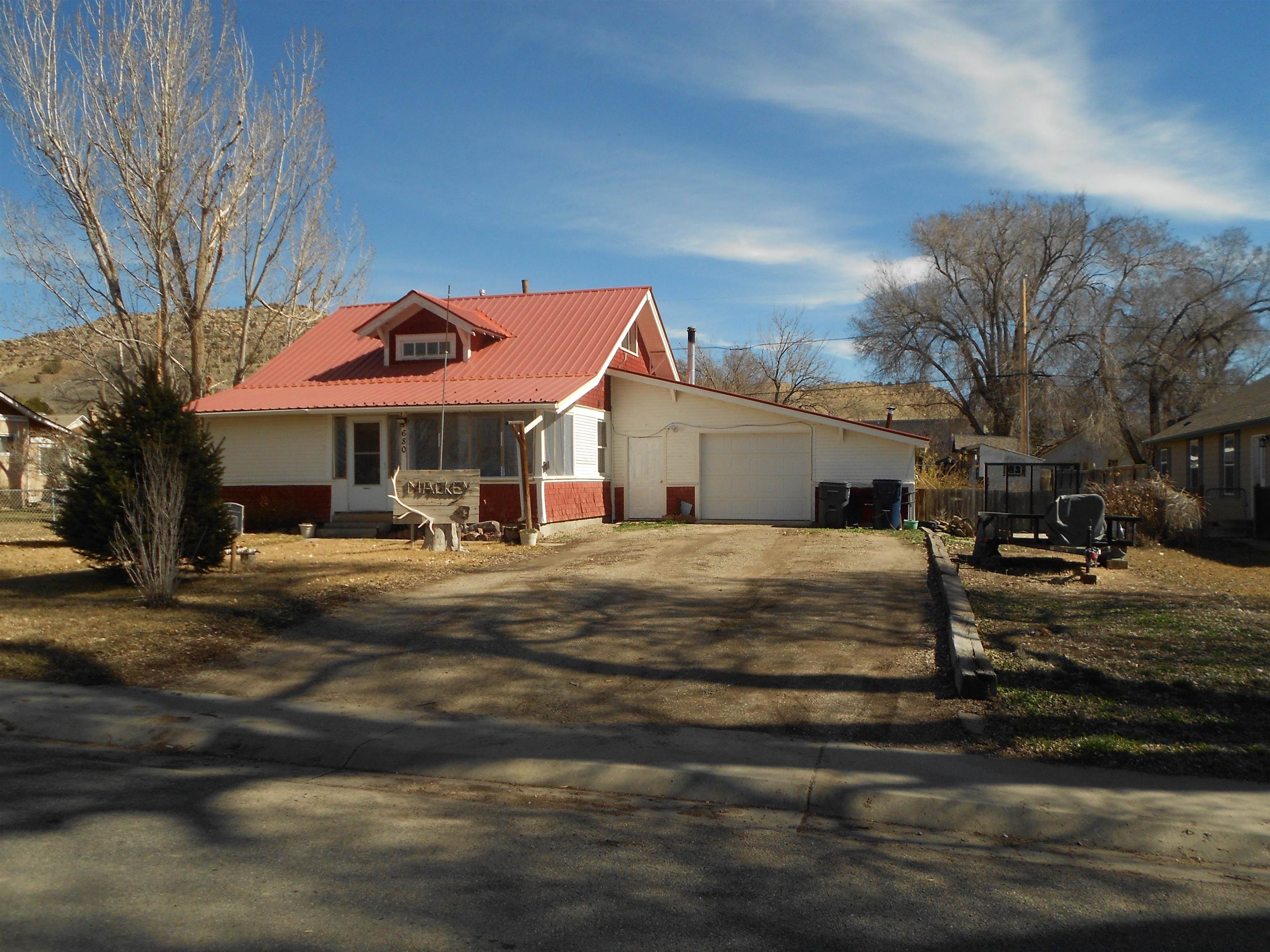 680 Curtis Avenue Property Photo 1