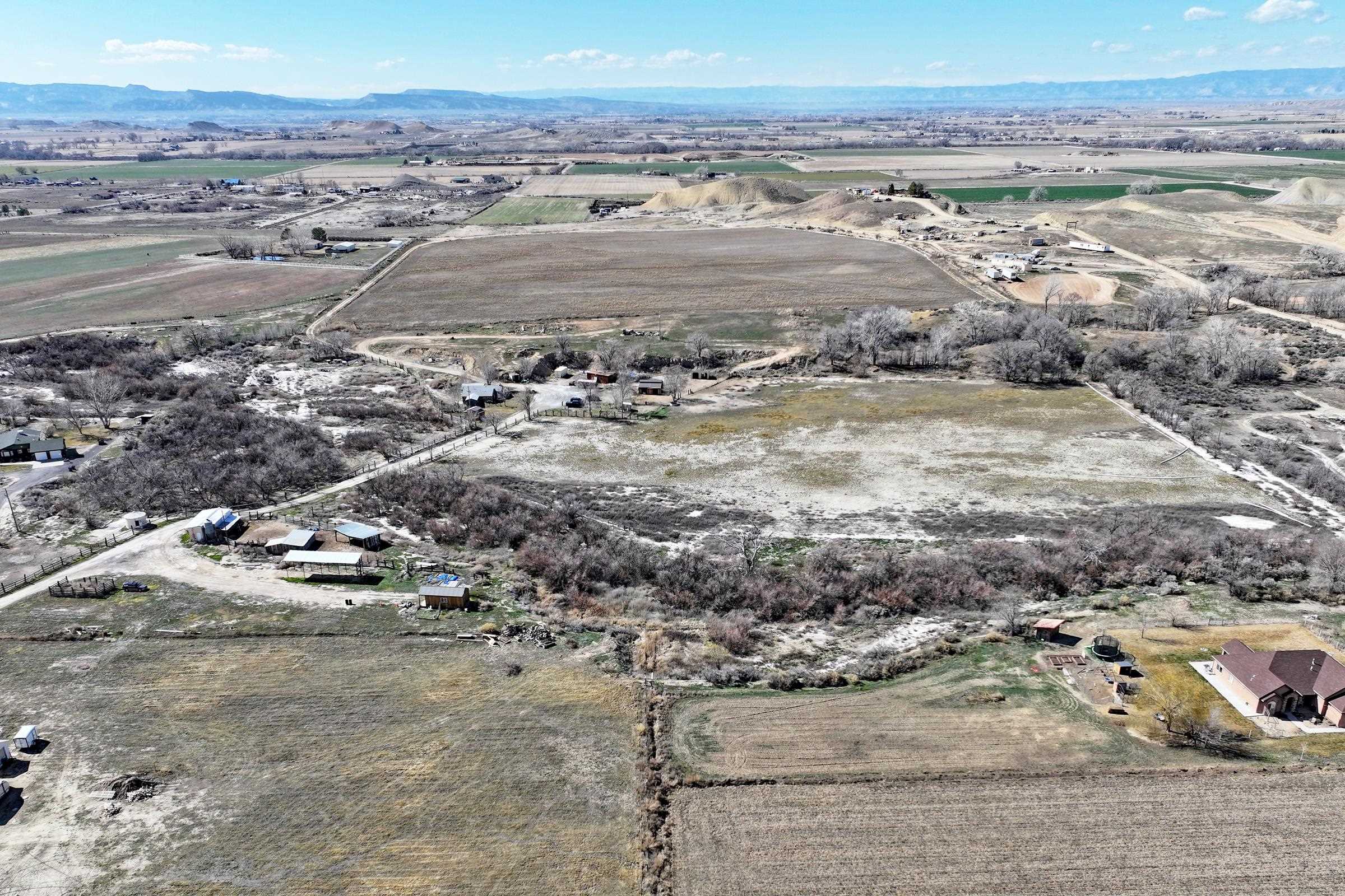 1537 19 Road Property Photo 3