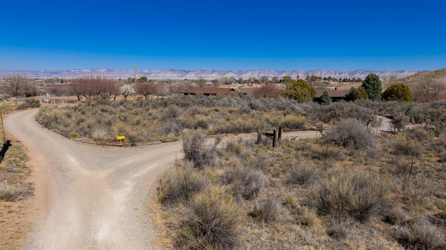 2108 Desert Hills Road Property Photo 4