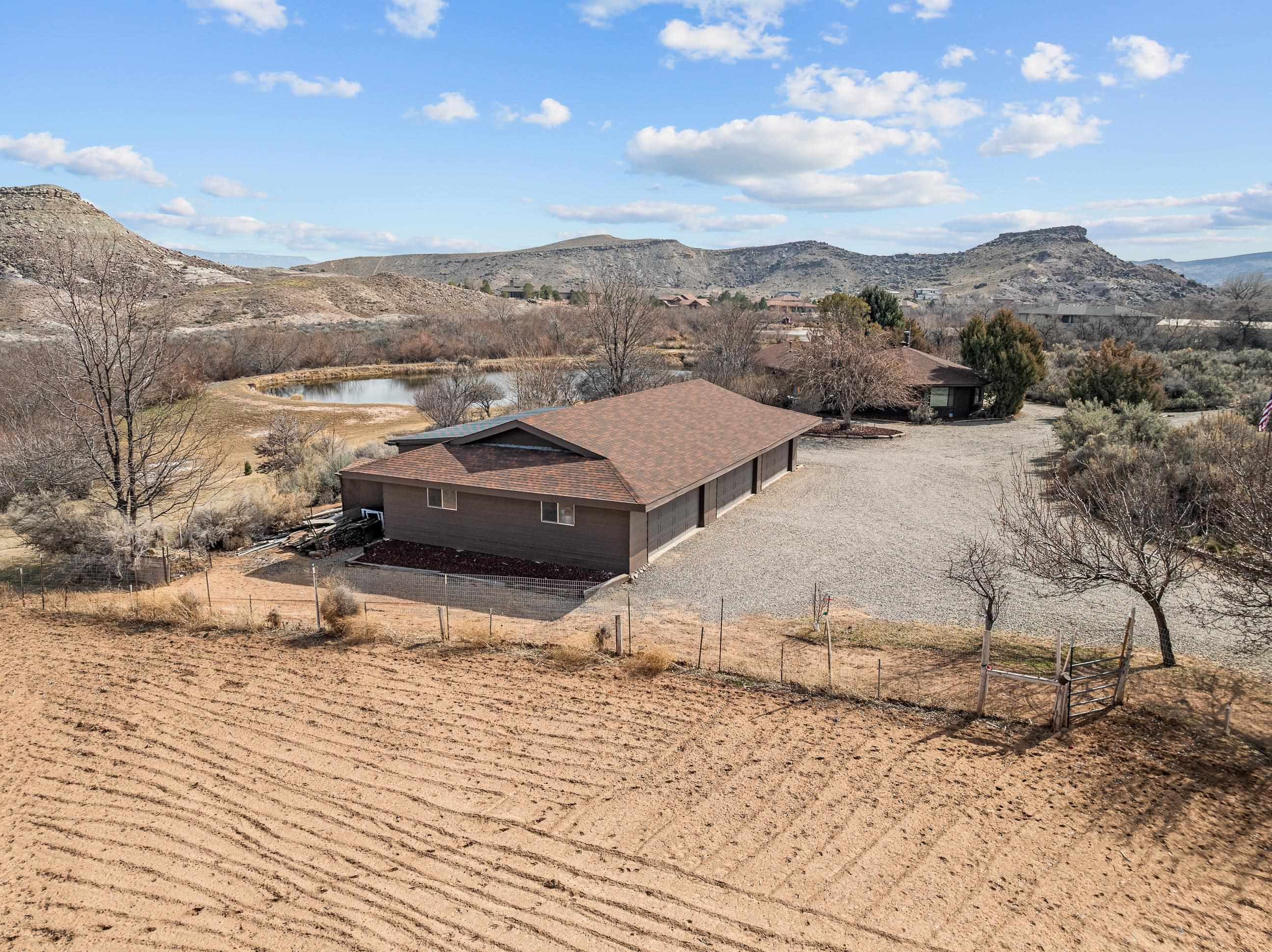 2108 Desert Hills Road Property Photo 7