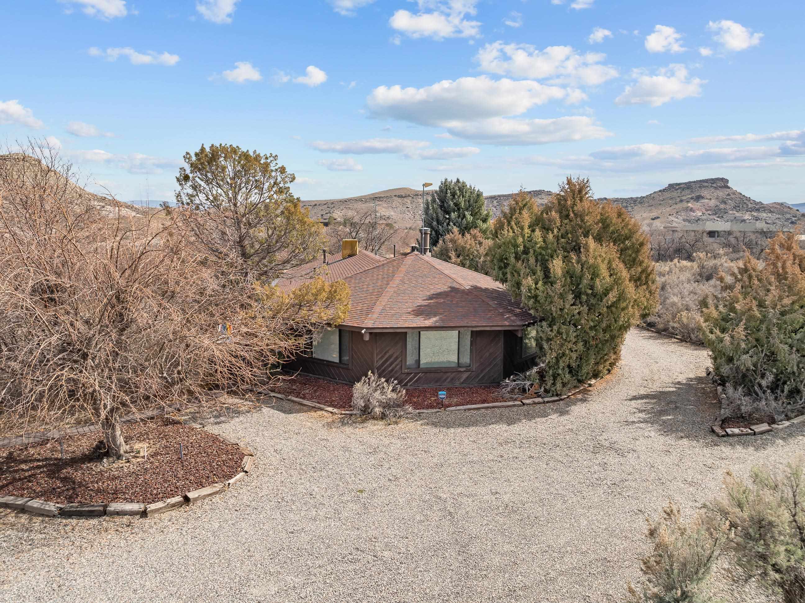 2108 Desert Hills Road Property Photo 8