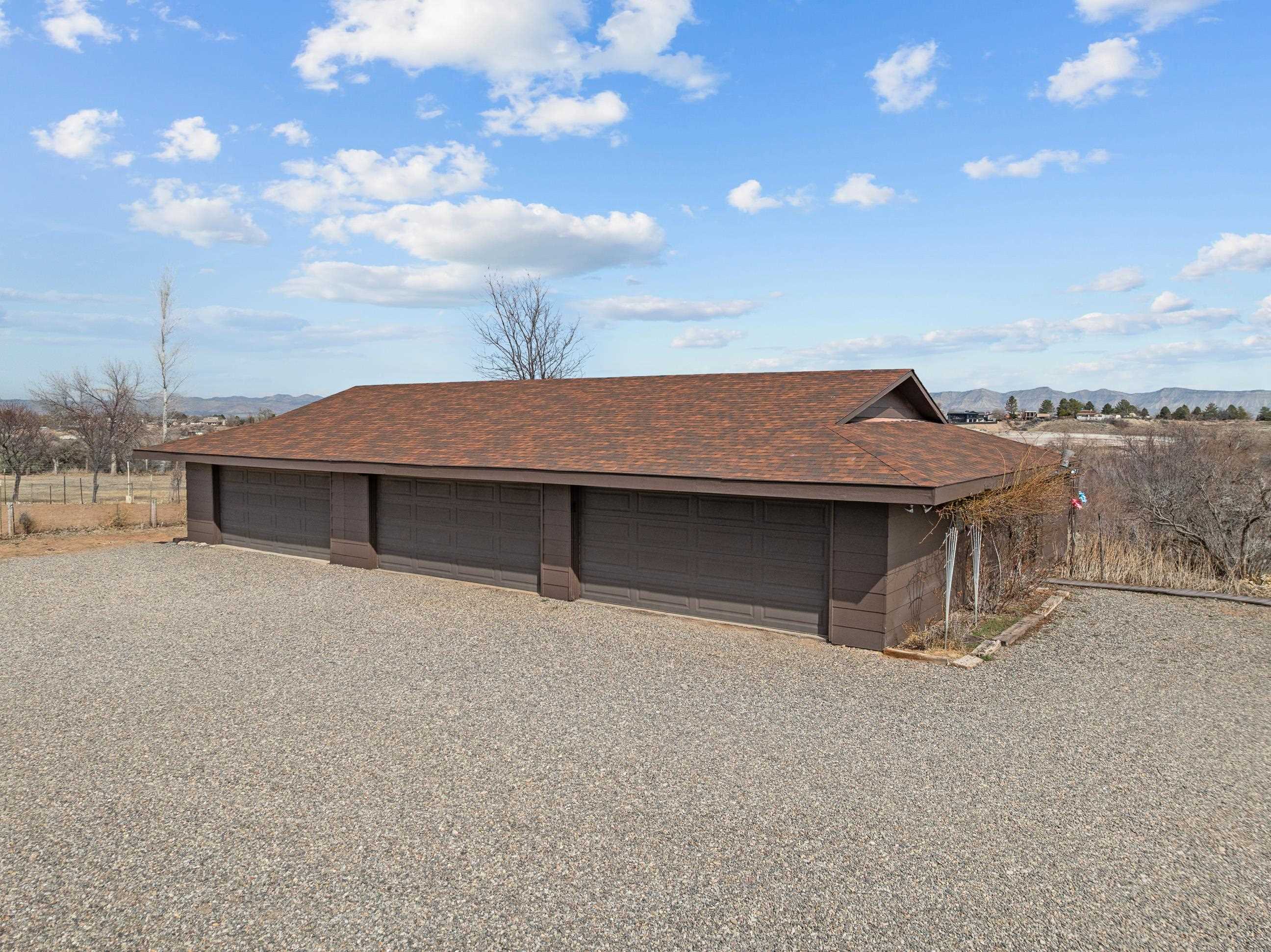 2108 Desert Hills Road Property Photo 9