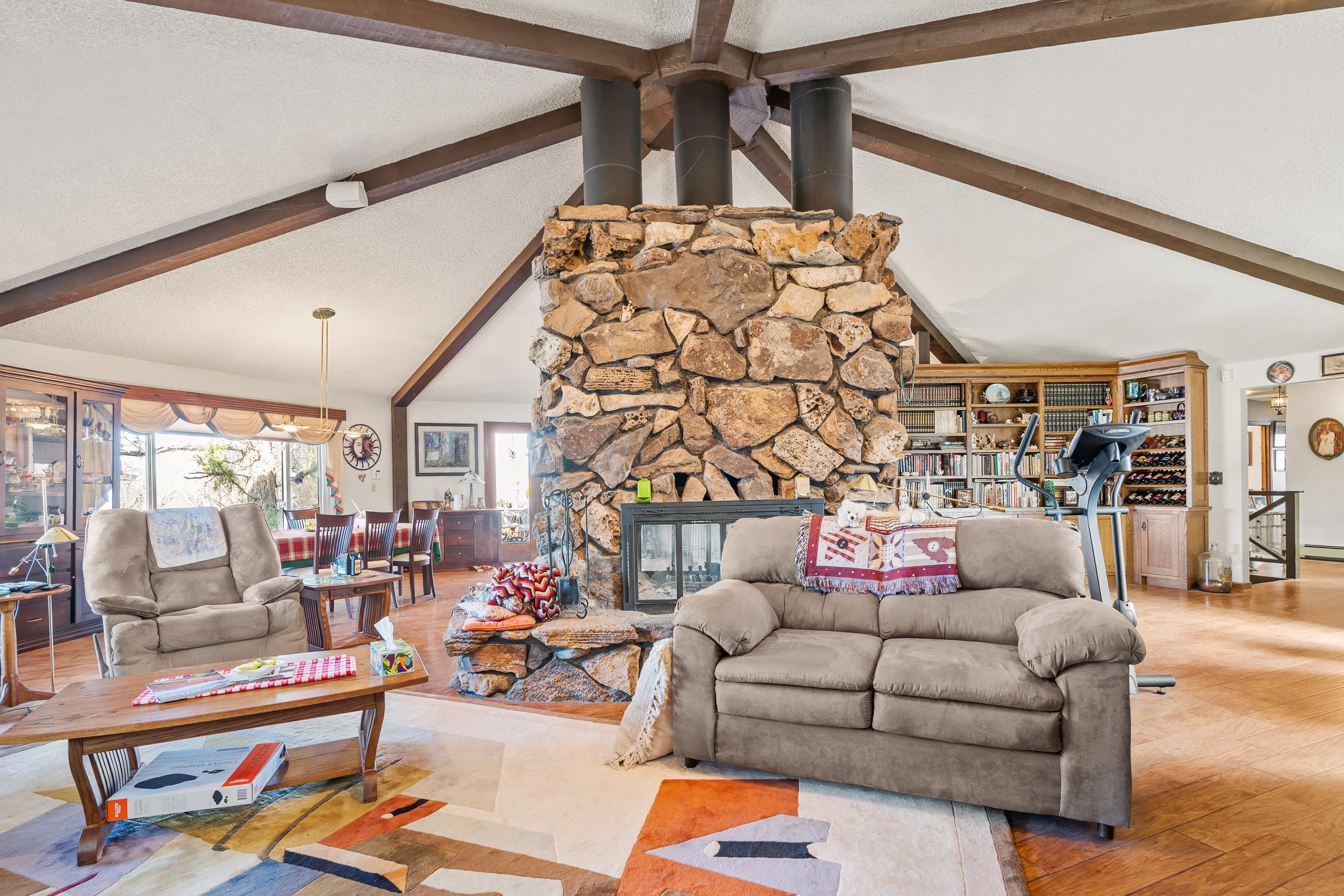 2108 Desert Hills Road Property Photo 13