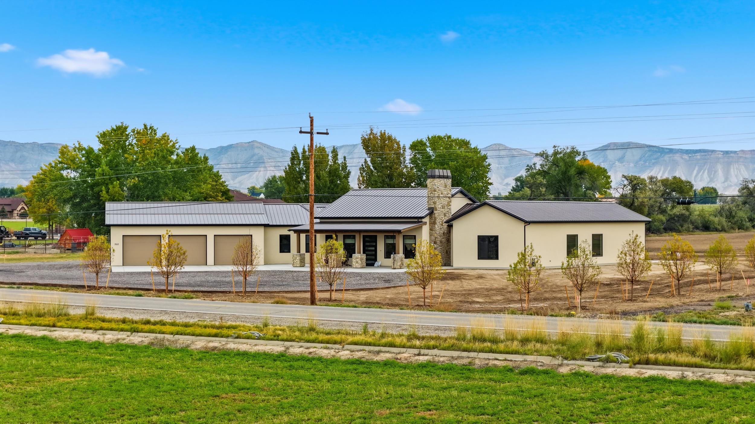 868 23 Road Property Photo 1