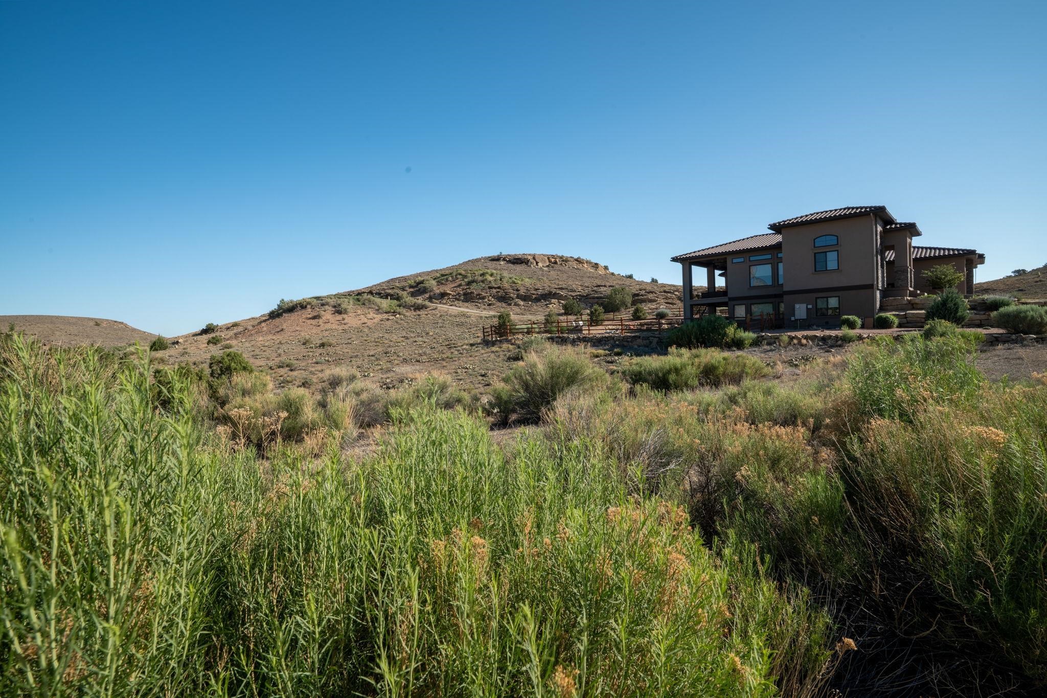 377 High Desert Road Property Photo 11