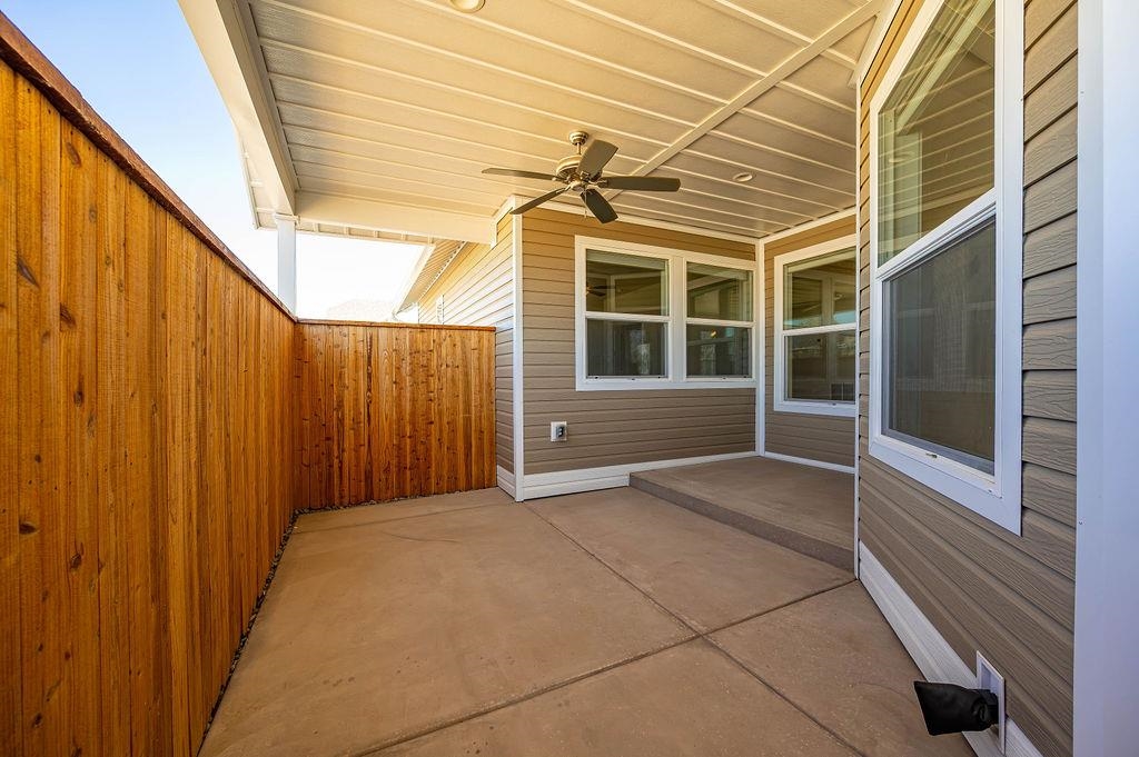 1243 Periwinkle Court Property Photo 6