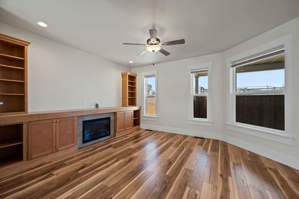 1243 Periwinkle Court Property Photo 8