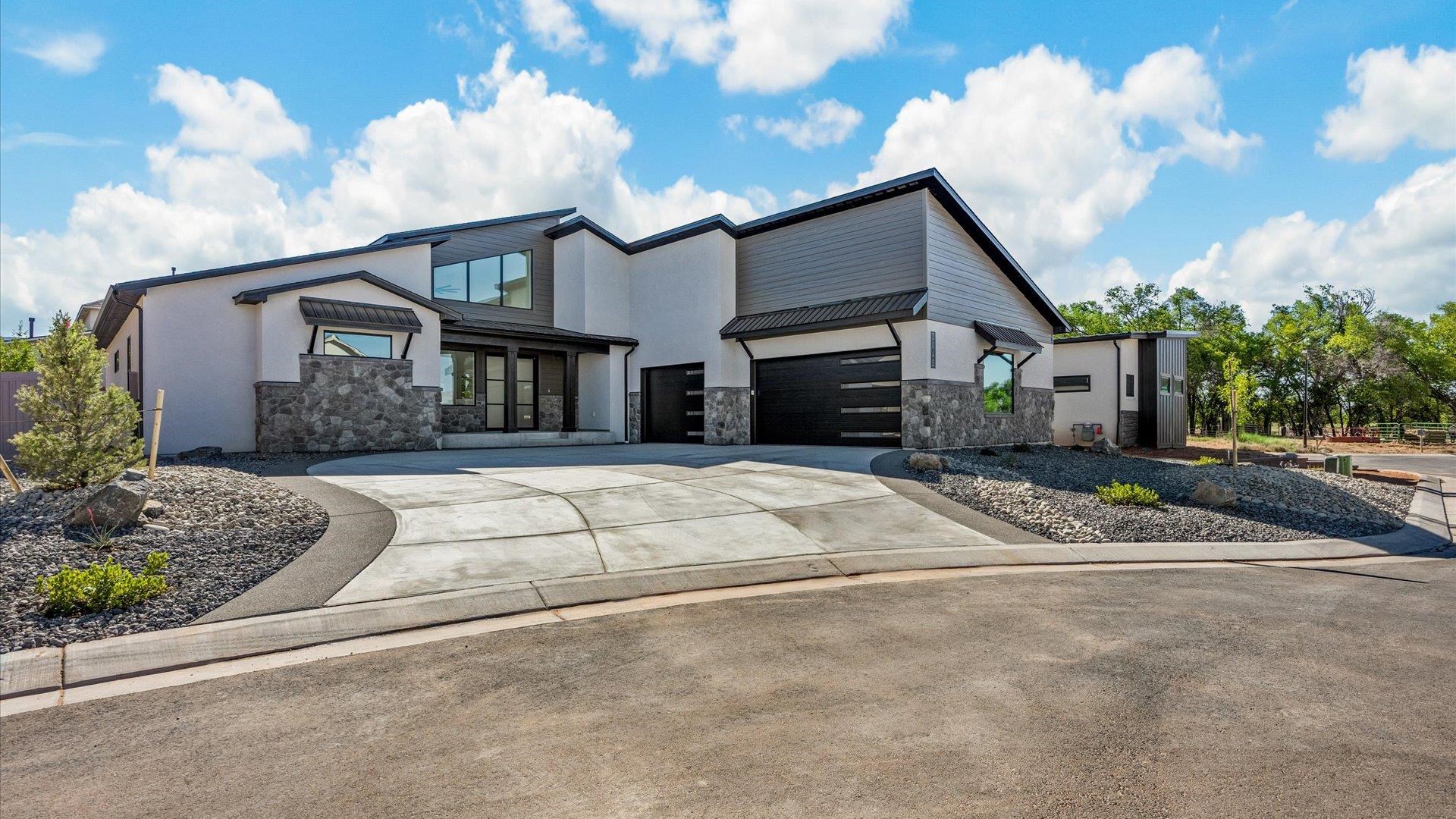 2045 Caleb Way Property Photo 1