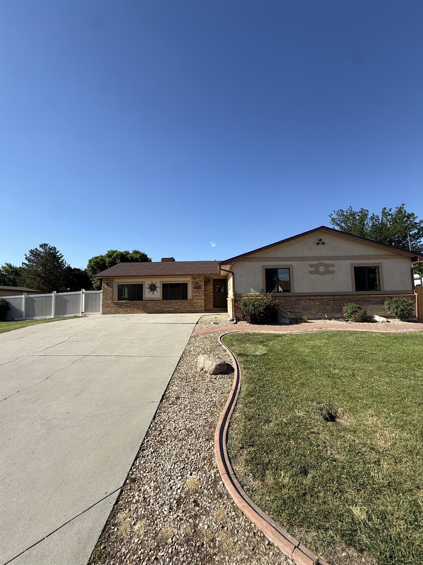 3086 Bookcliff Avenue Property Photo 2
