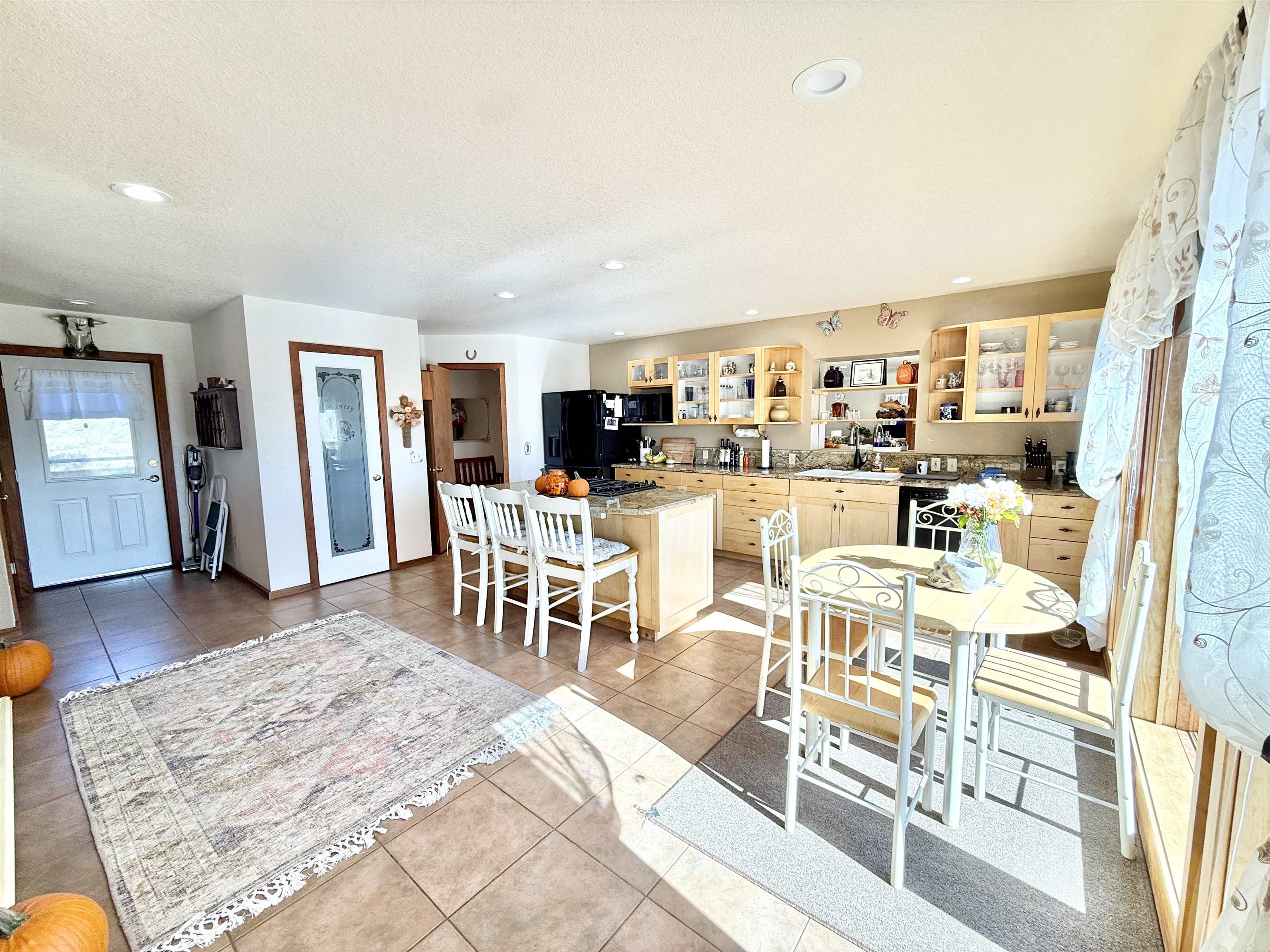 10528 Bostwick Park Road Property Photo 7