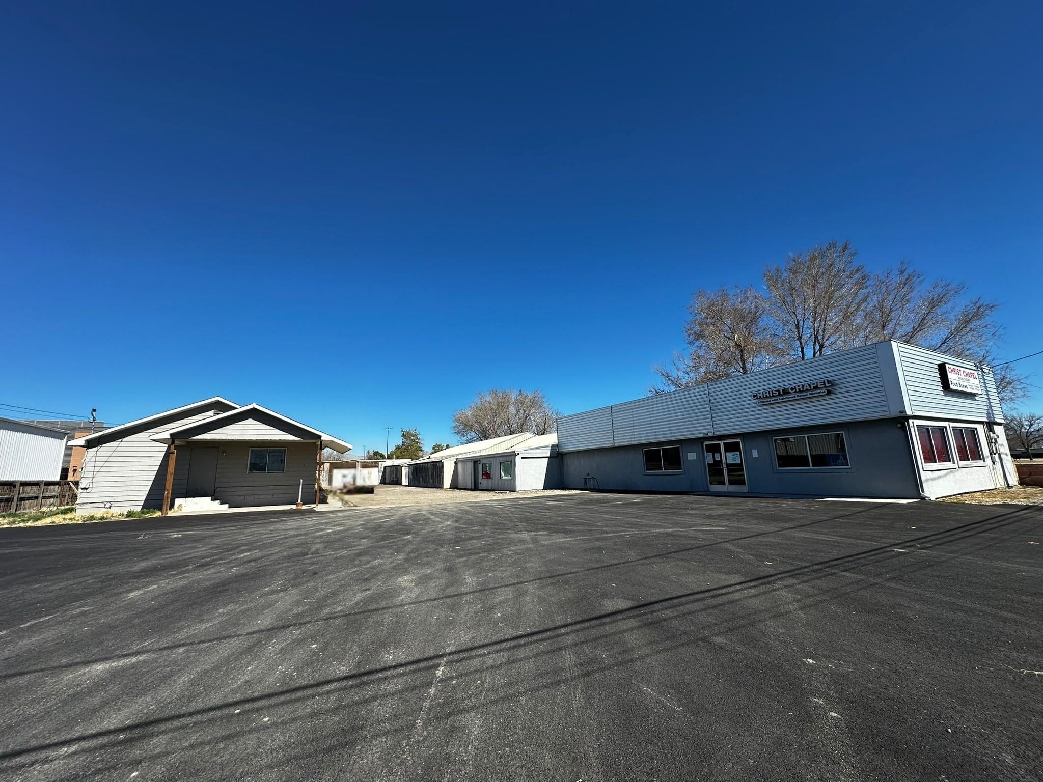 2960 North Avenue Property Photo 1