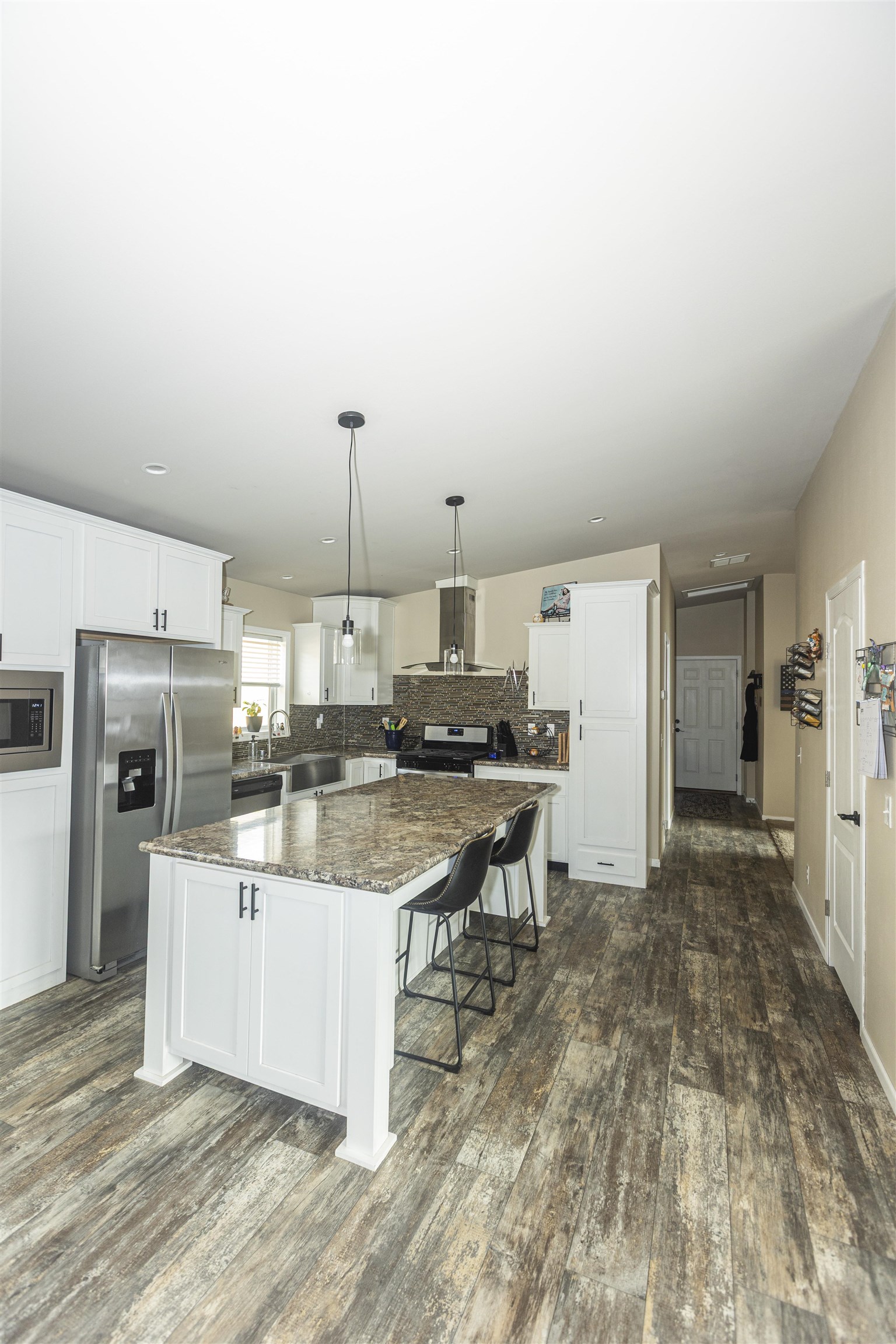 2432 Pioneer Way Property Photo 6