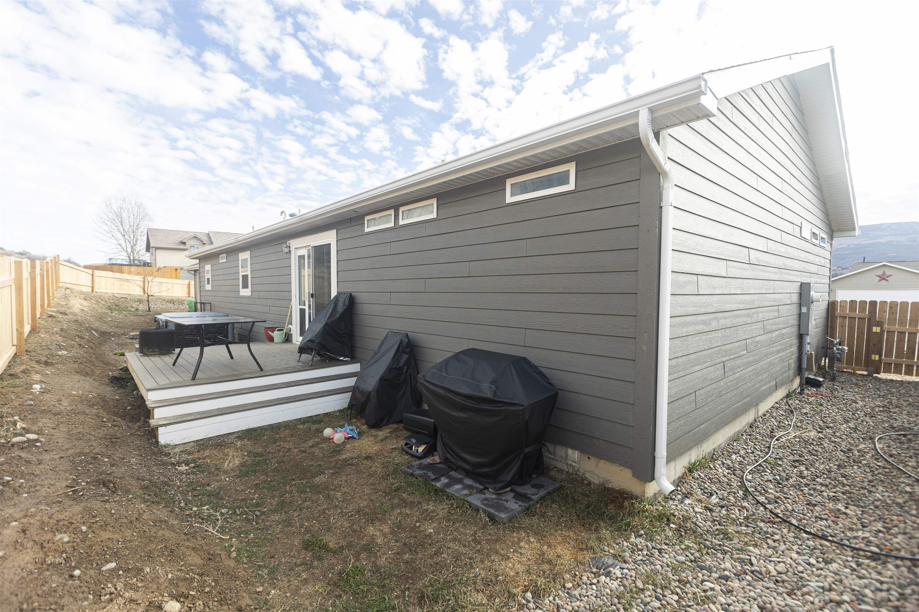 2432 Pioneer Way Property Photo 23