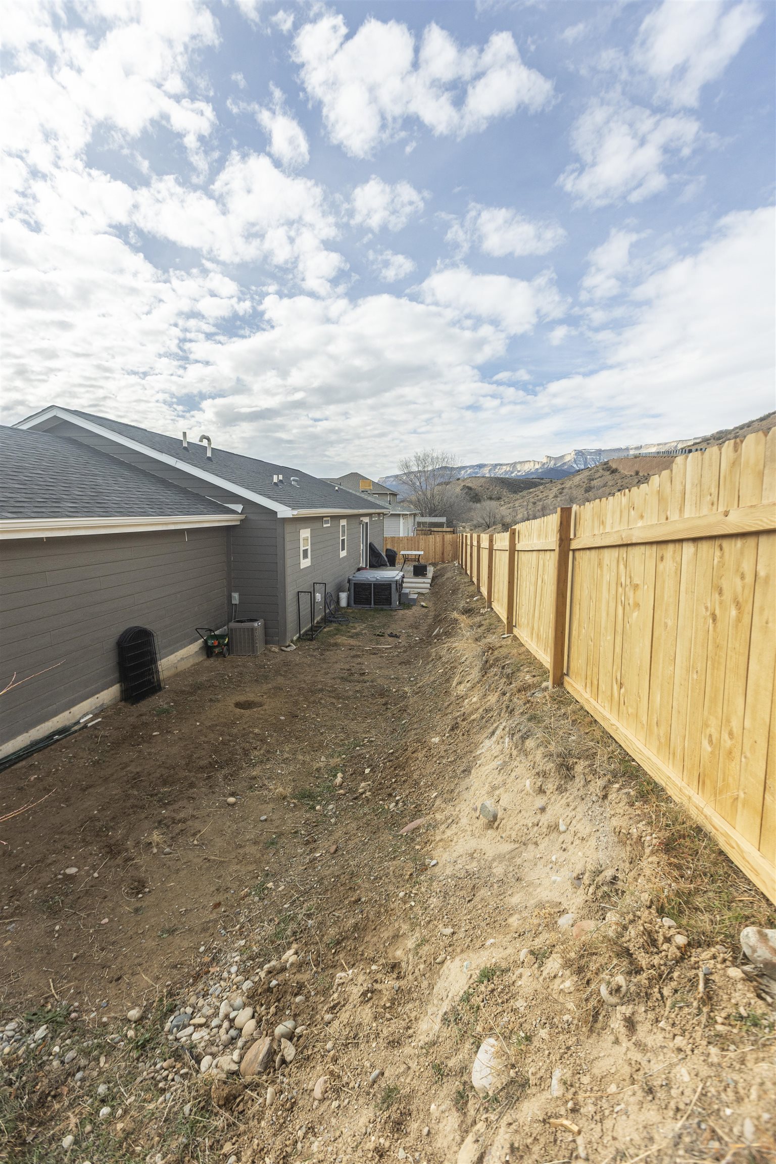 2432 Pioneer Way Property Photo 25