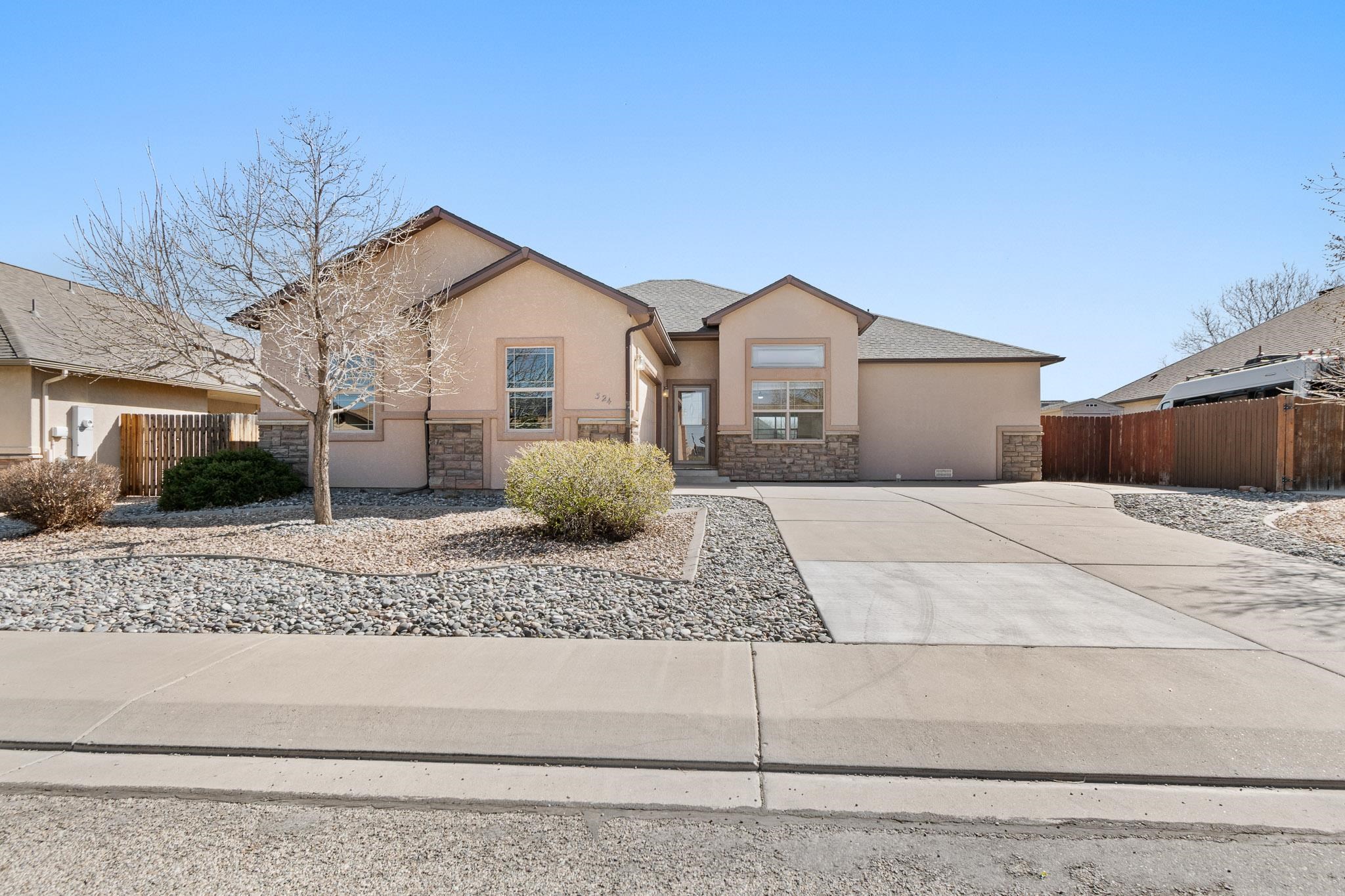 324 Arches Drive Property Photo 2