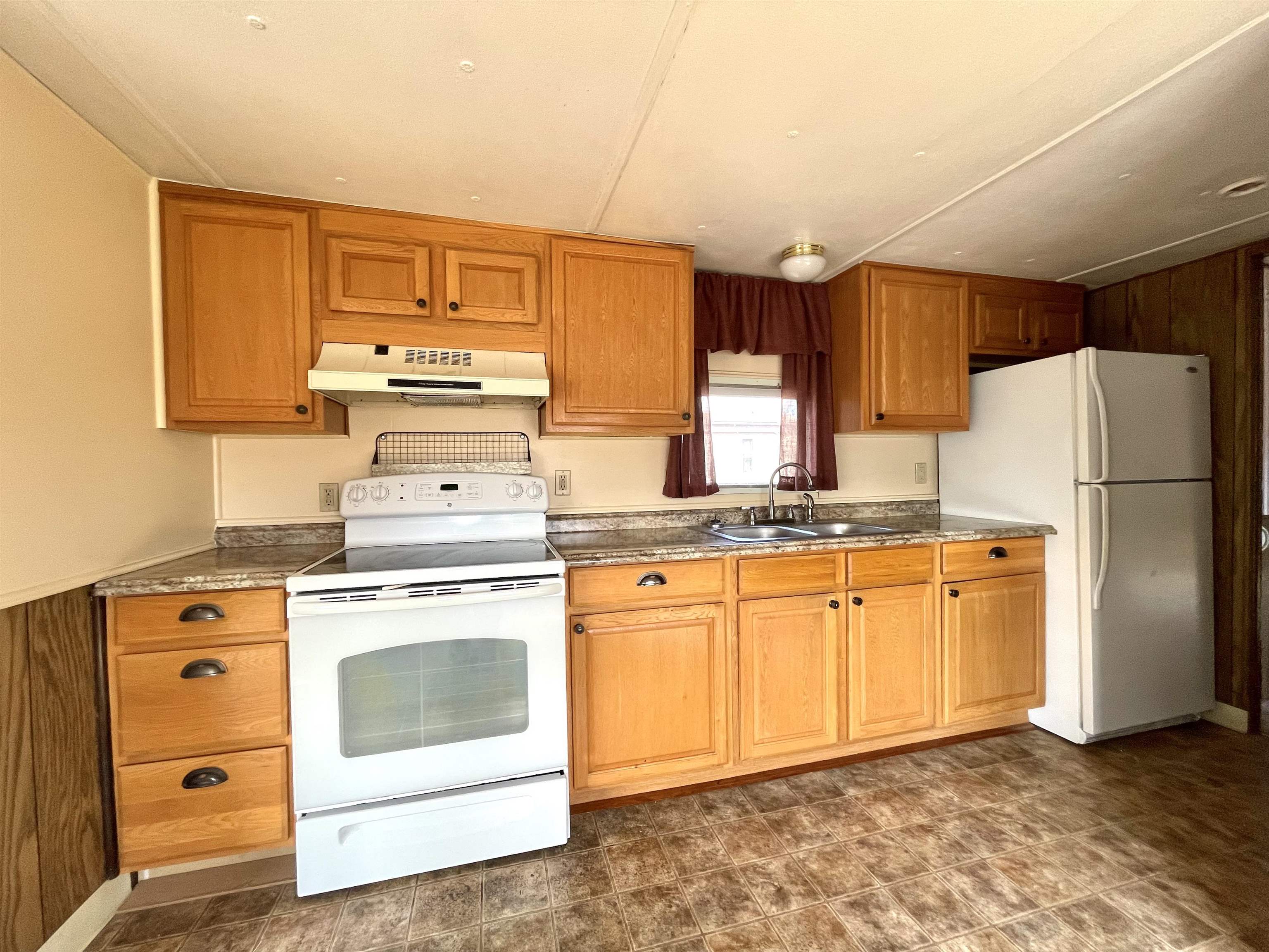 3251 E Road Property Photo 5