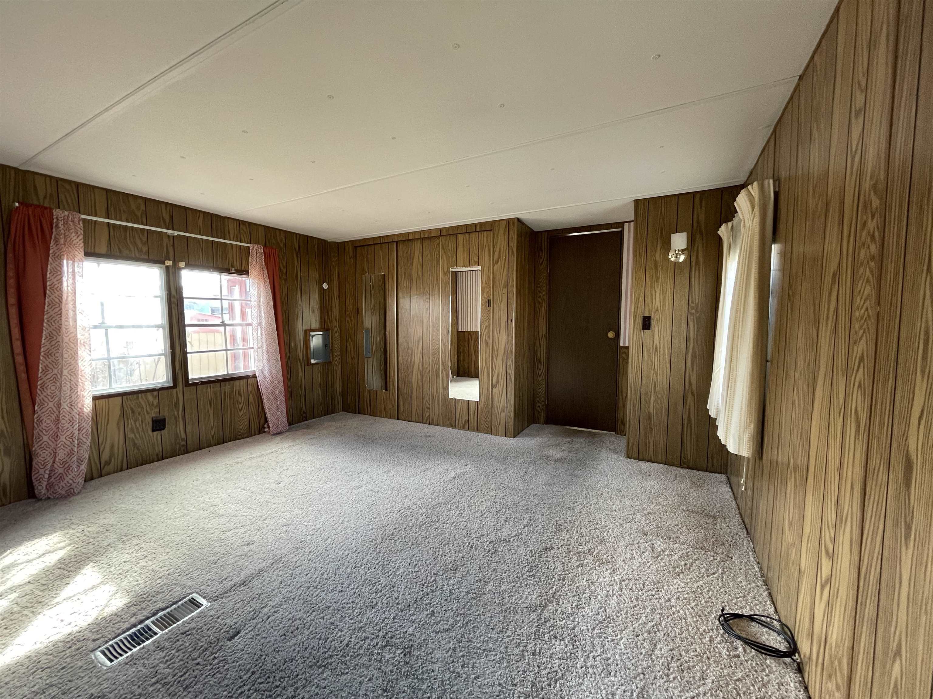 3251 E Road Property Photo 6