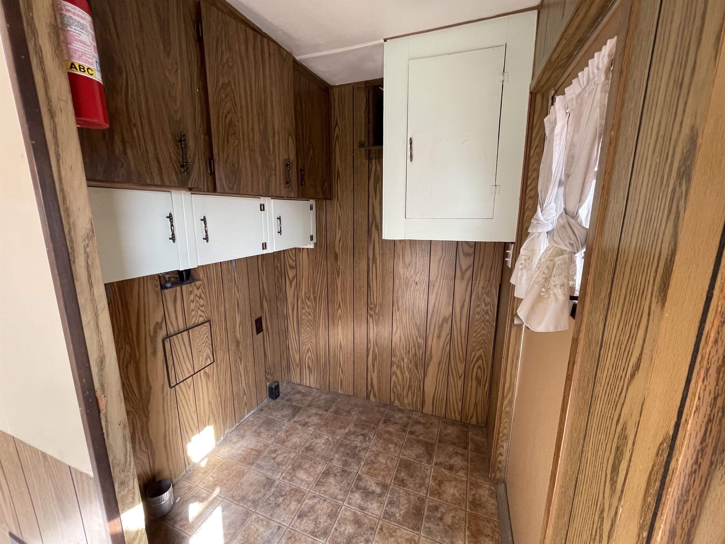 3251 E Road Property Photo 7