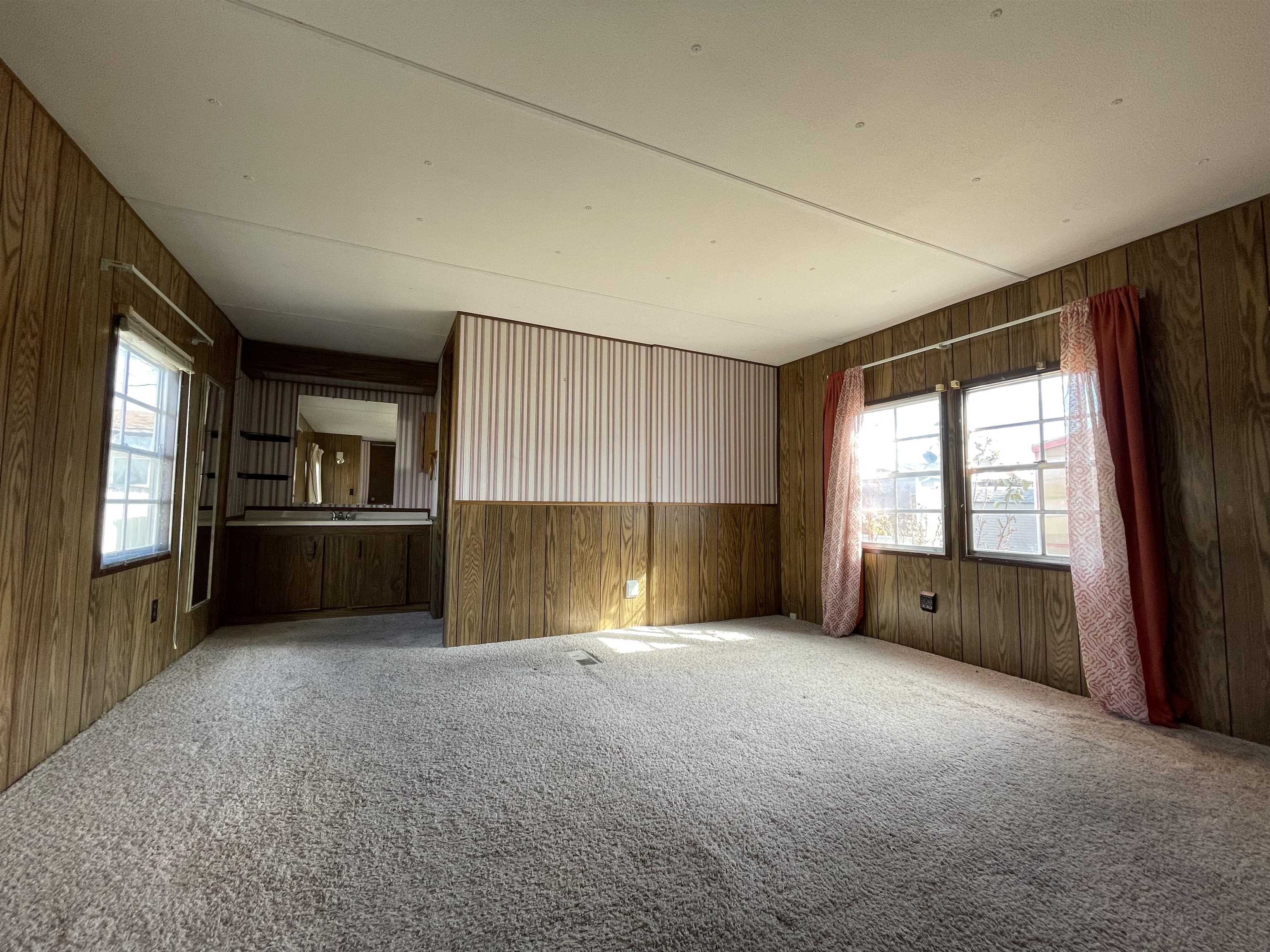 3251 E Road Property Photo 8