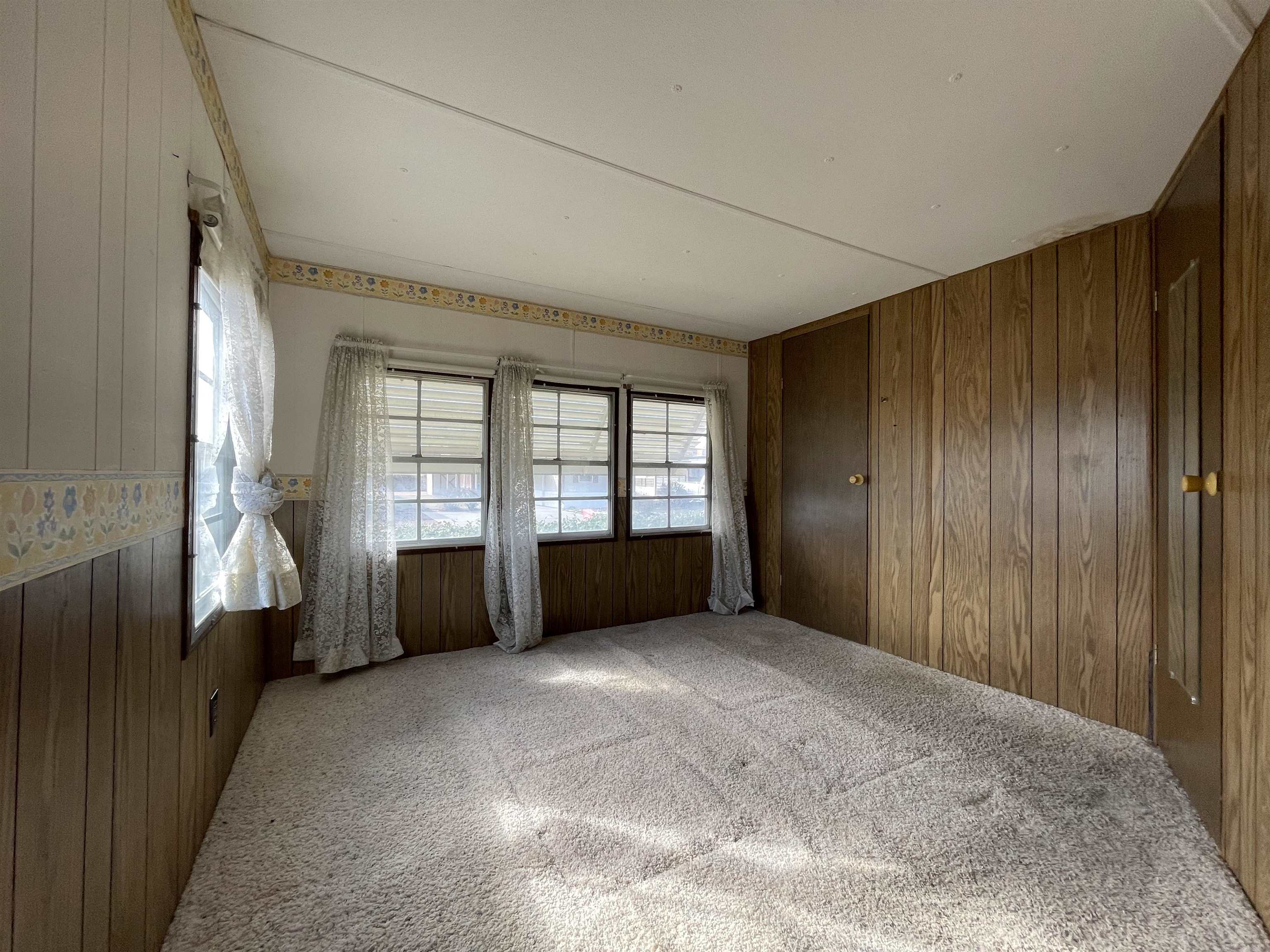 3251 E Road Property Photo 11