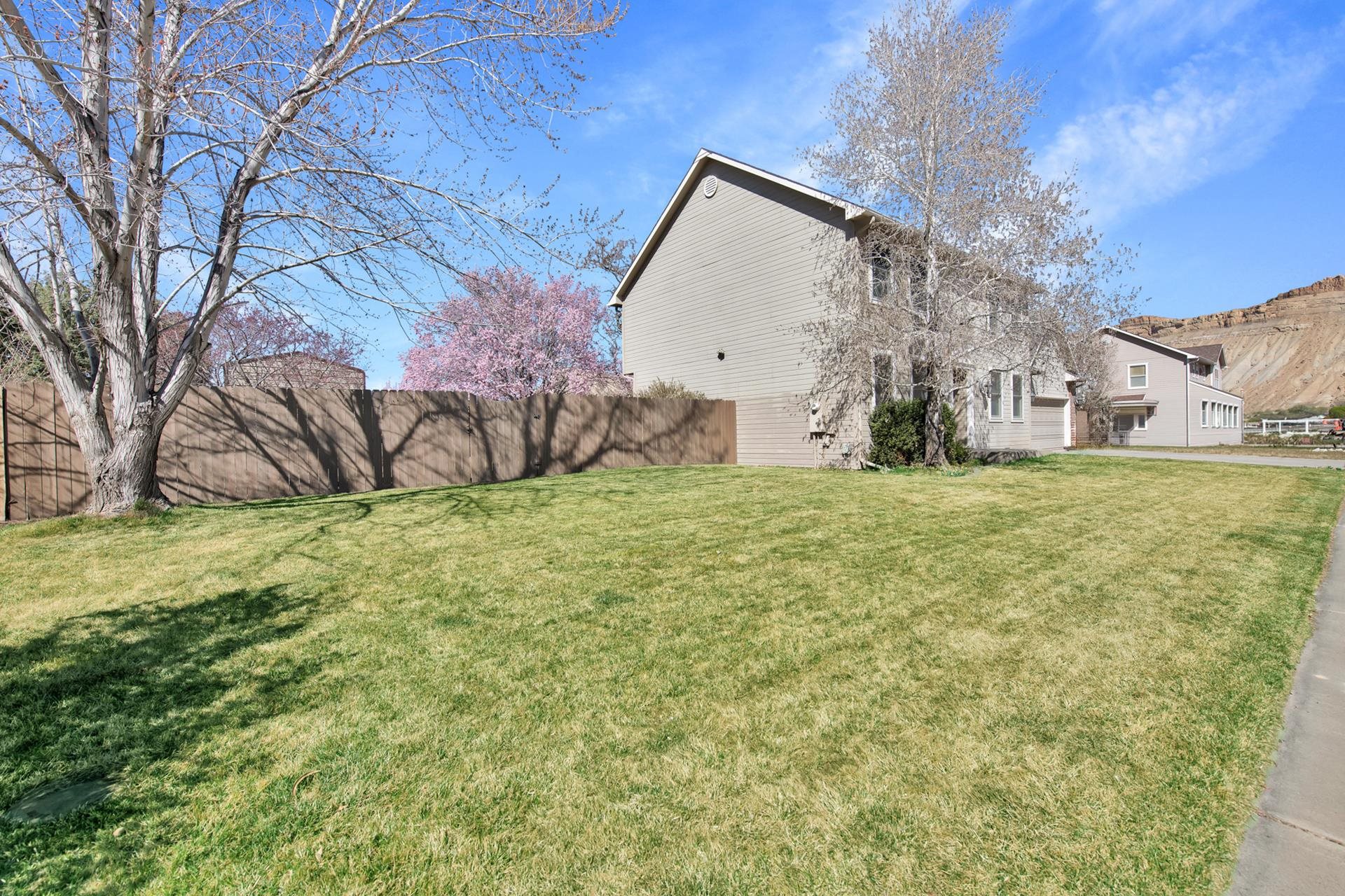 810 Elberta Avenue Property Photo 3