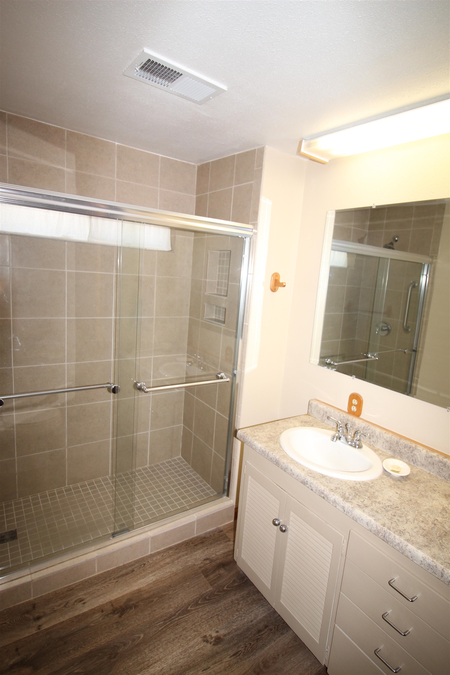 2877 C 1/2 Road Property Photo 14