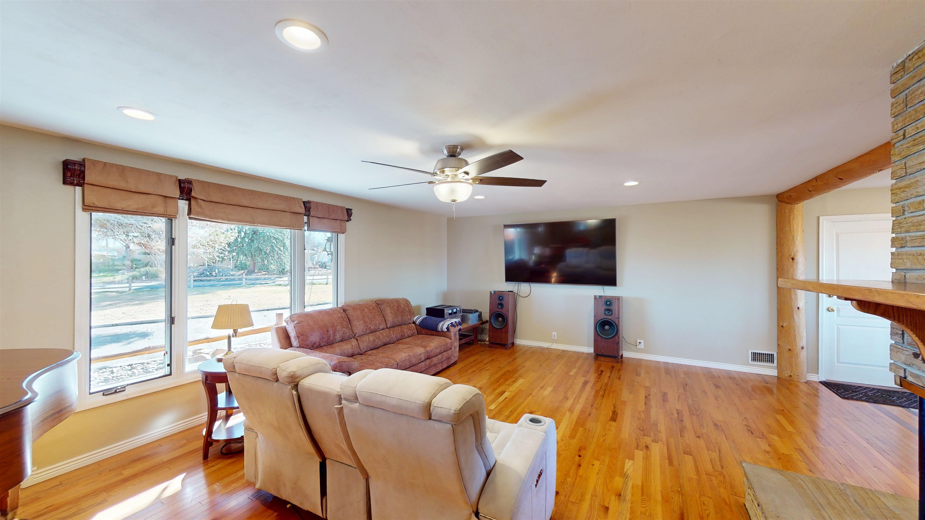719 Niblic Drive Property Photo 2