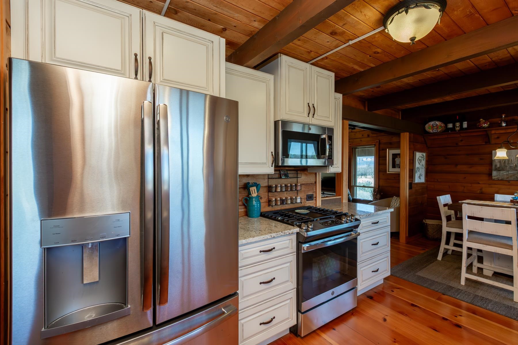2472 H Road Property Photo 13