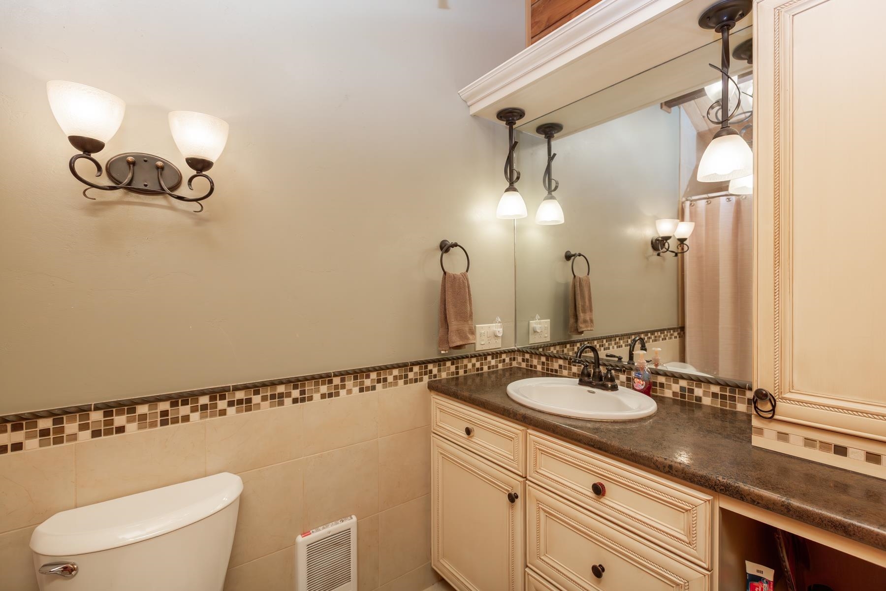 2472 H Road Property Photo 21