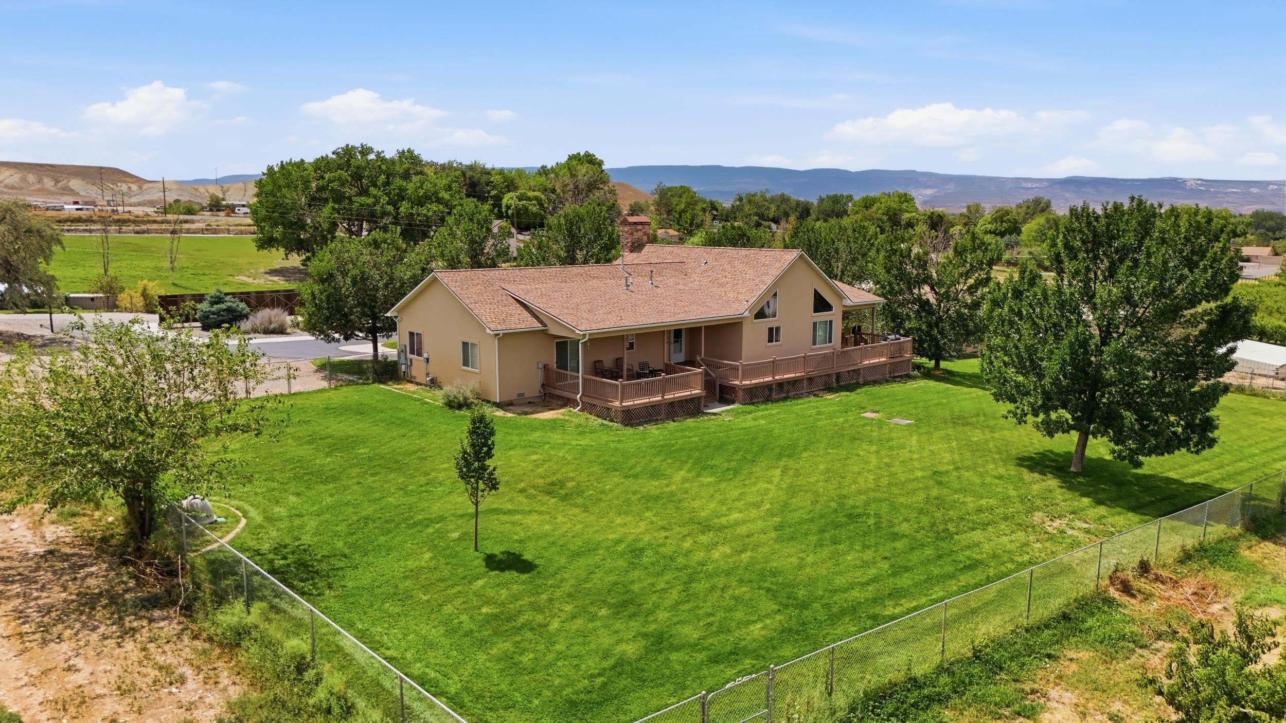 3280 B 1/2 Road Property Photo 27