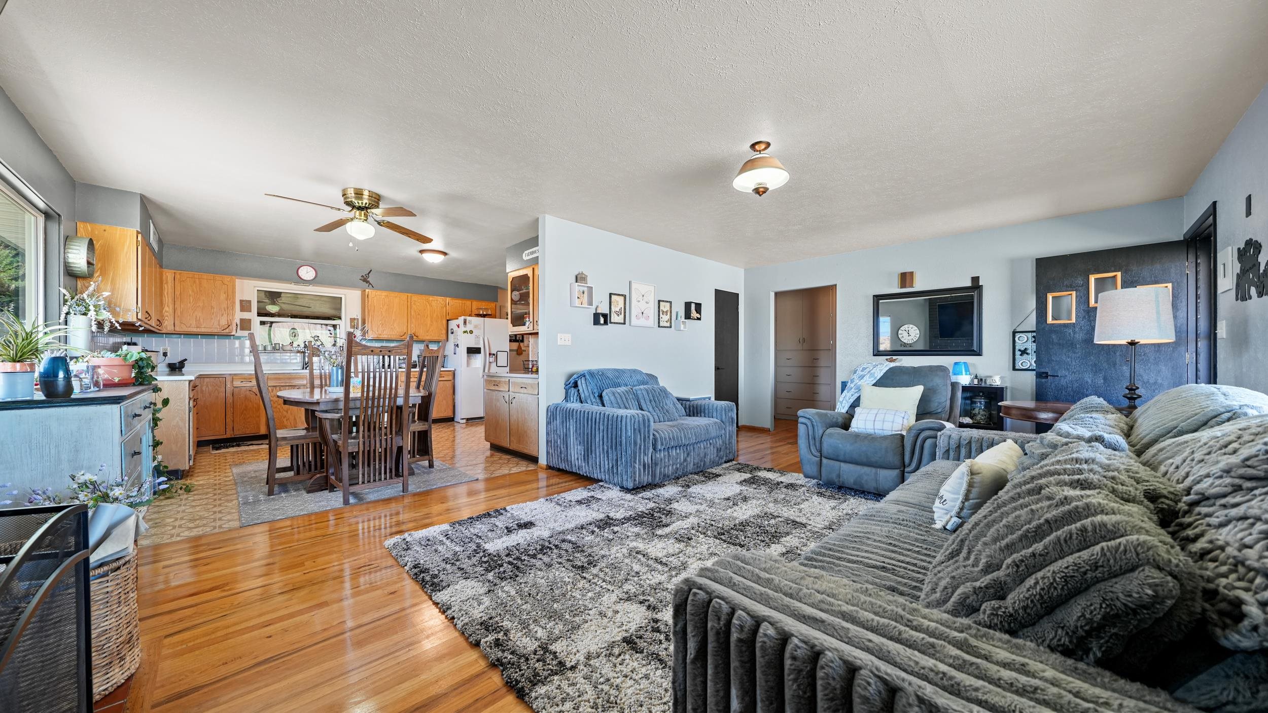 3445 C 1/2 Road Property Photo 6