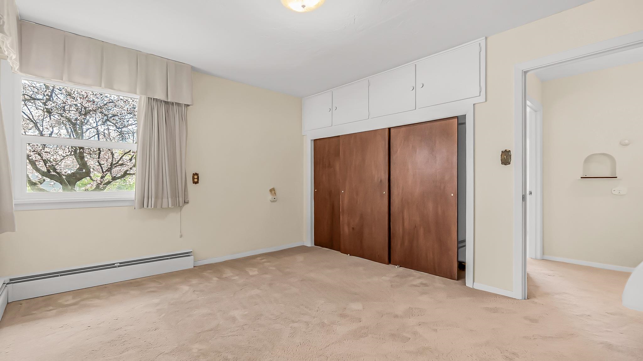 556 W 6th Street Property Photo 16