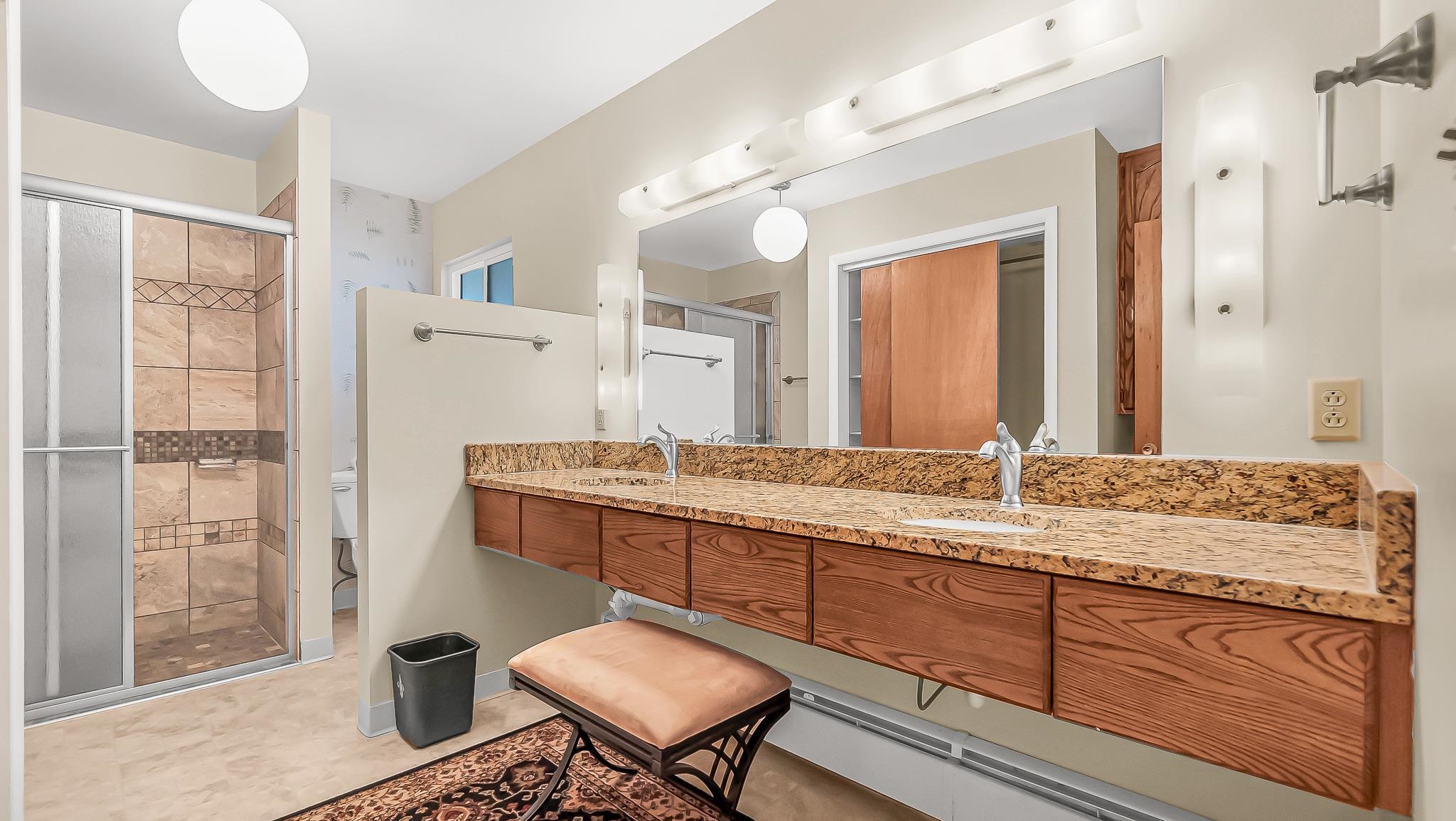 556 W 6th Street Property Photo 18