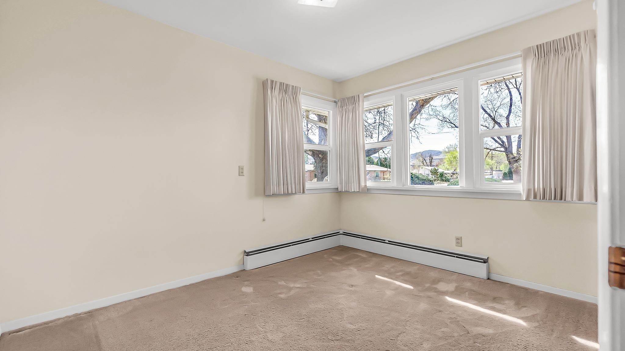 556 W 6th Street Property Photo 20