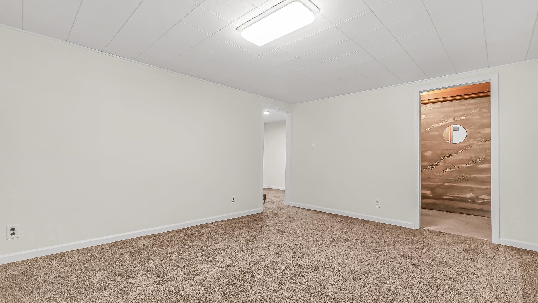 556 W 6th Street Property Photo 27
