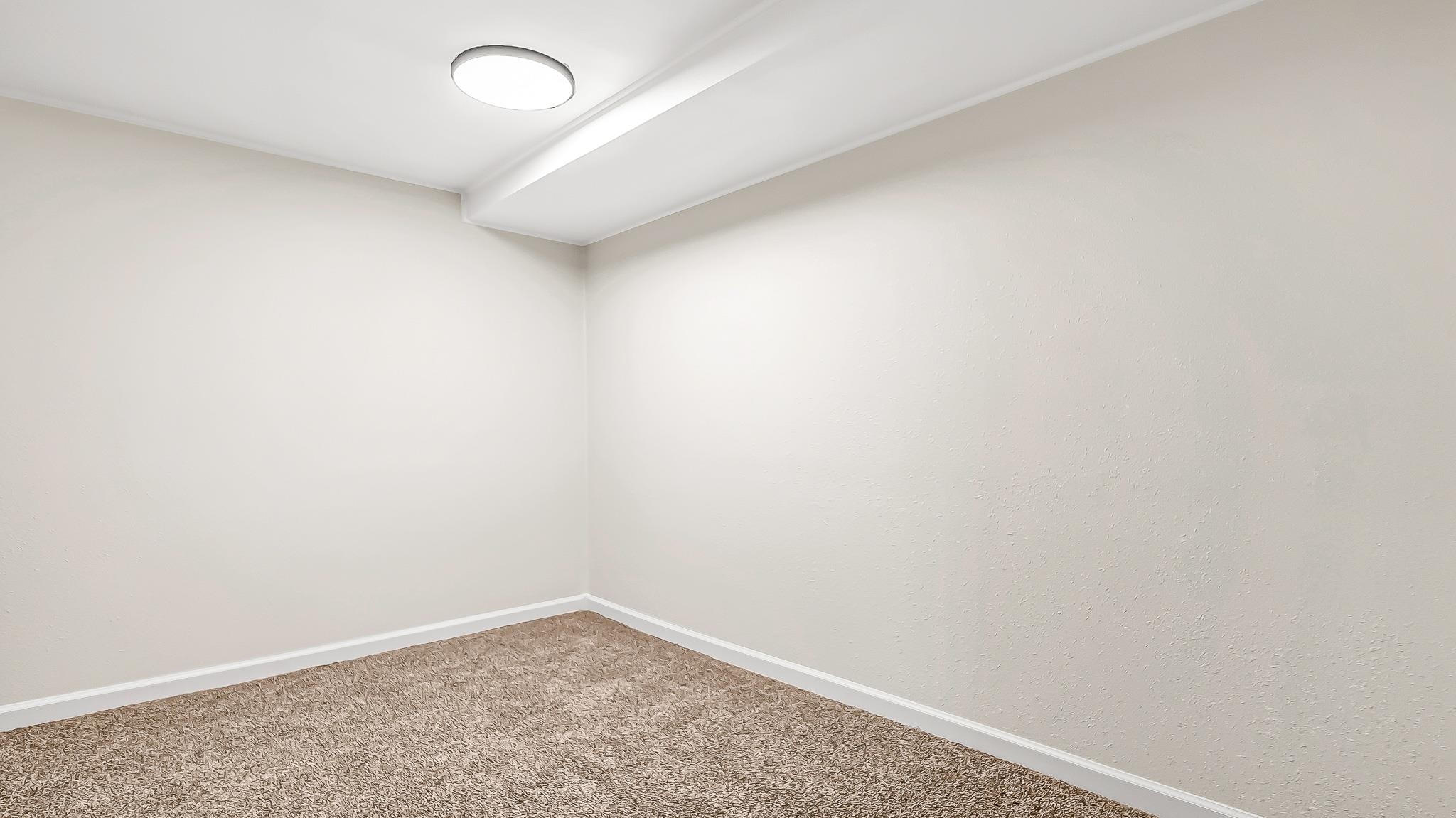 556 W 6th Street Property Photo 28