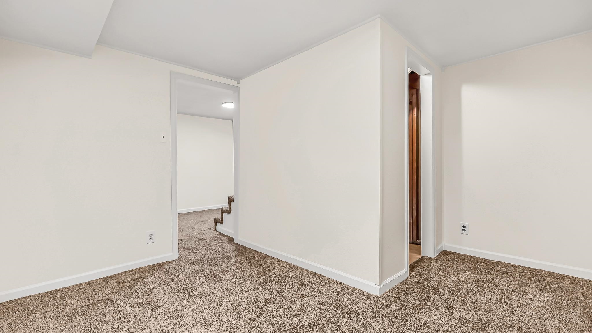 556 W 6th Street Property Photo 29