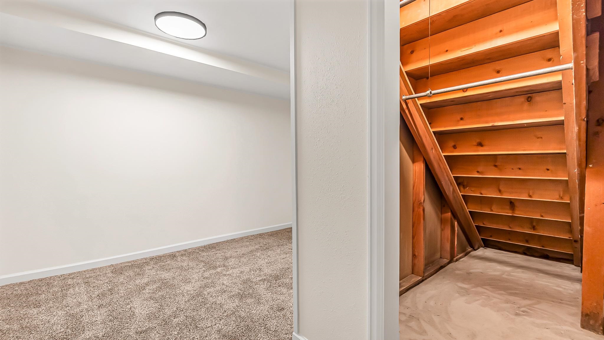 556 W 6th Street Property Photo 30