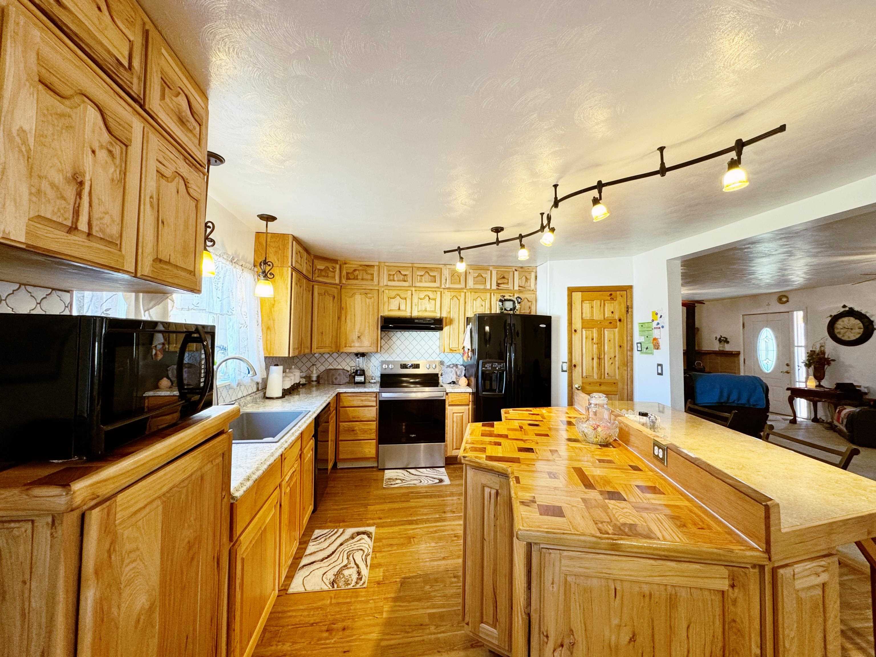 5760 Highway 348 Property Photo 8
