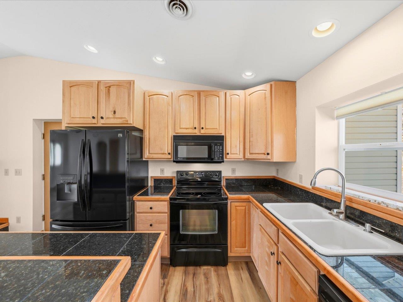 404 Se Birdie Circle Property Photo 14