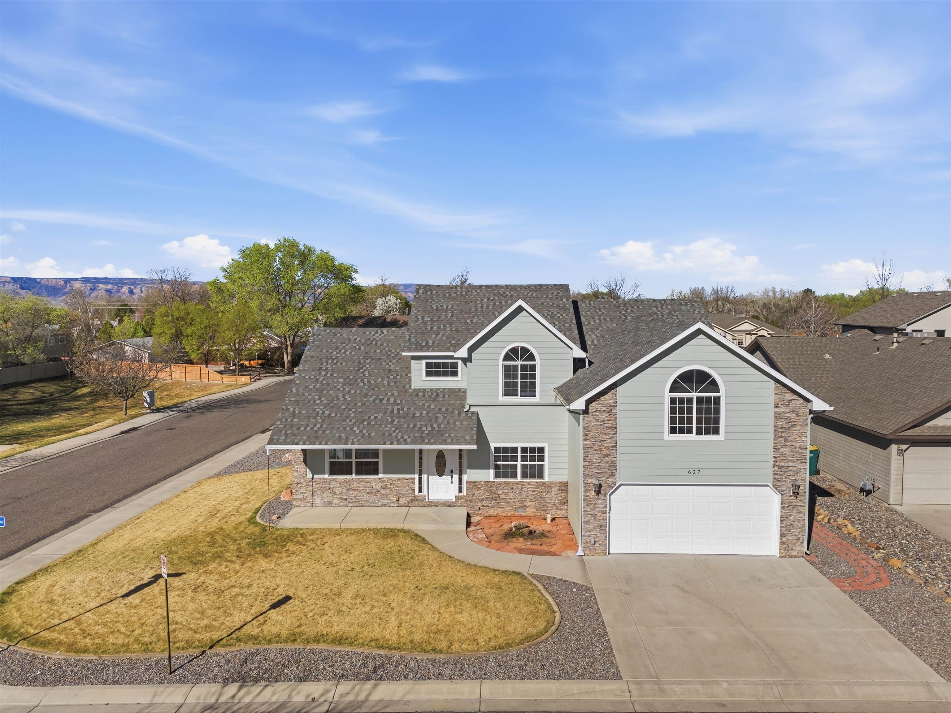 627 Kings Glen Loop Property Photo 1