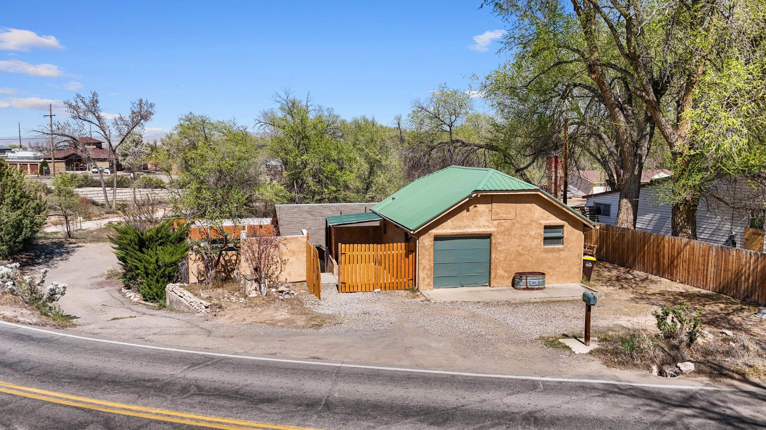2518 D Road Property Photo 1
