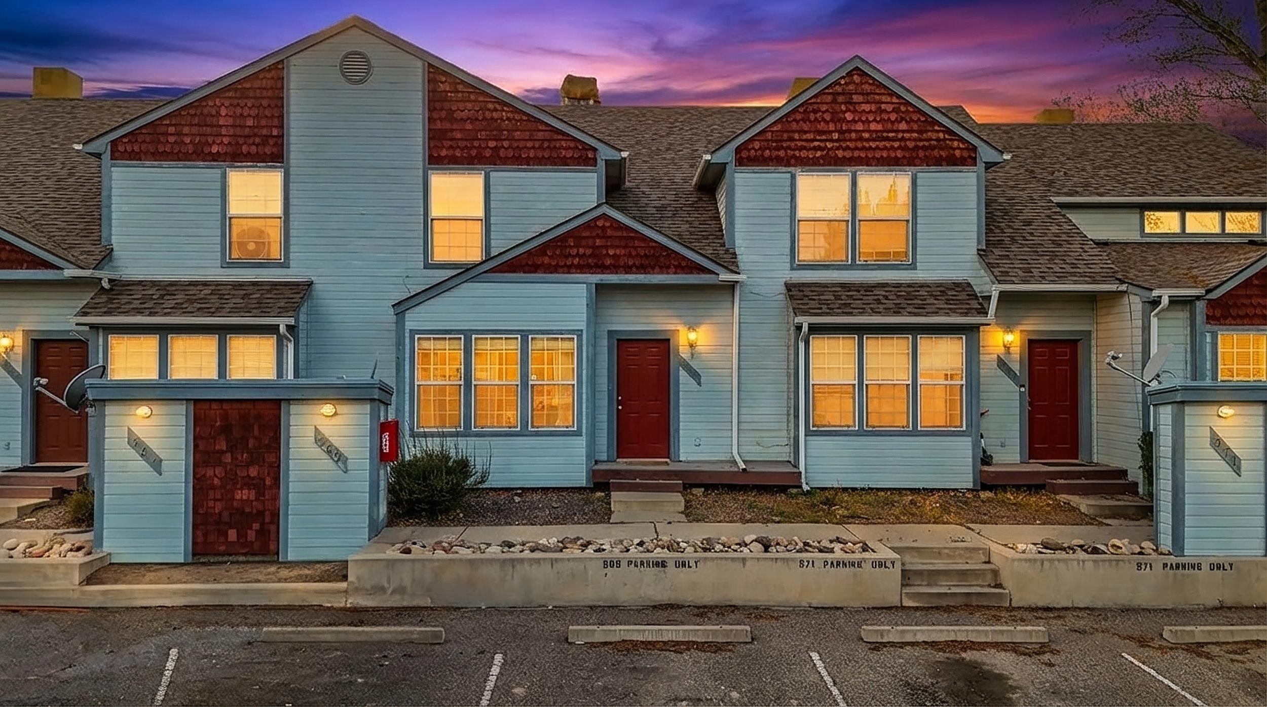 569 W Willow Court